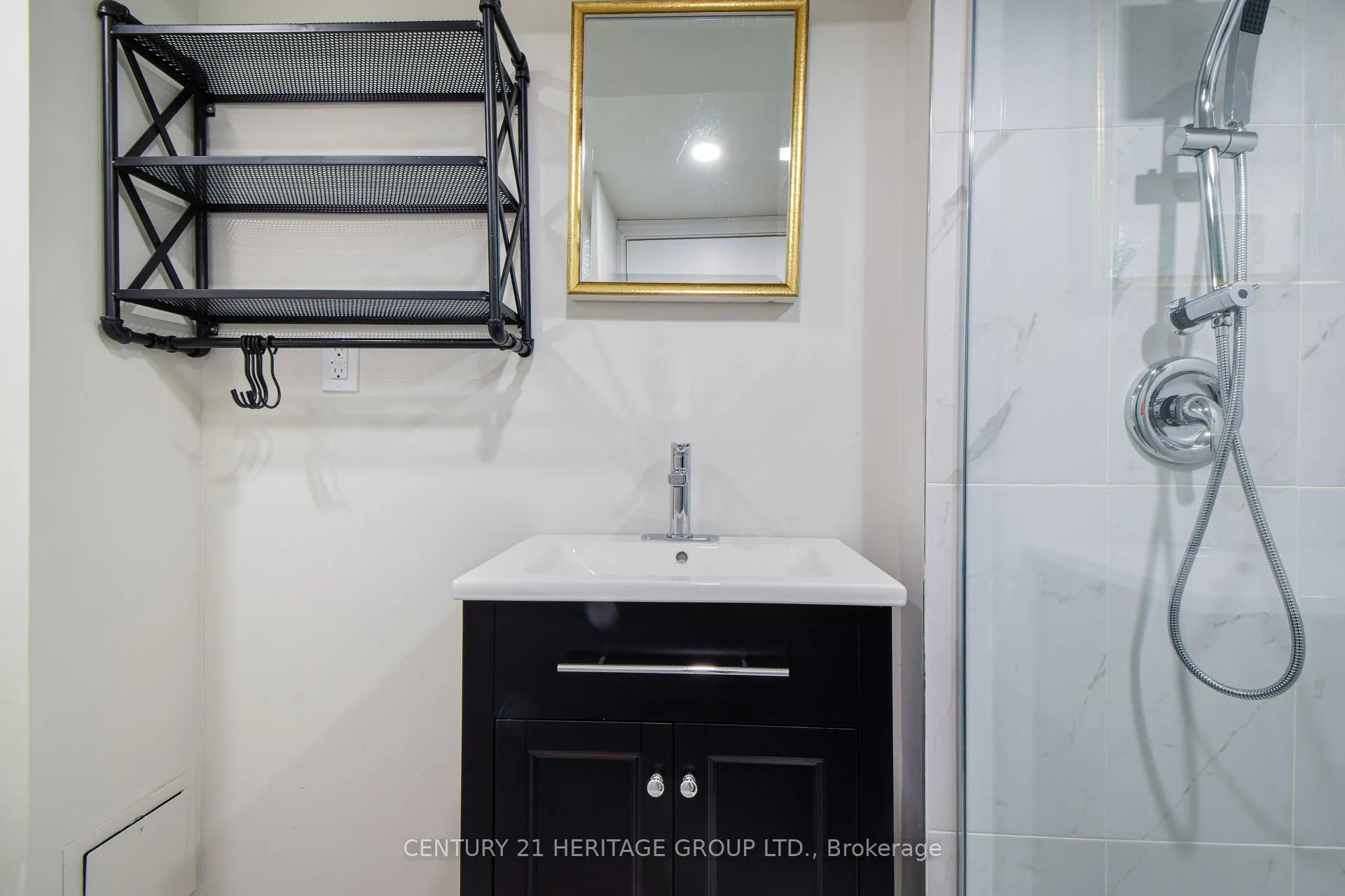 Photo 12 of 114 Elizabeth Grove, King, King City — HOMEH