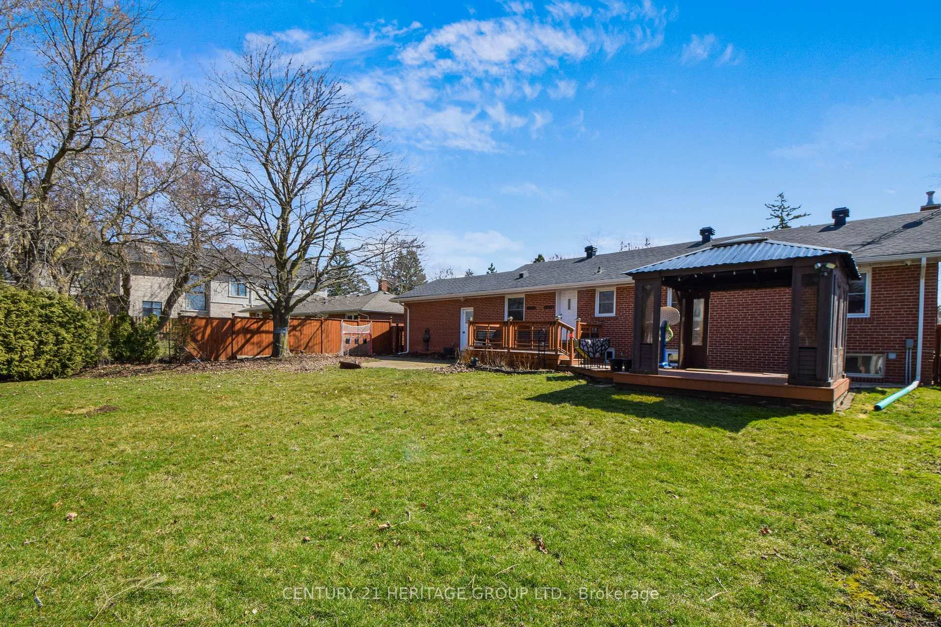 Photo 15 of 114 Elizabeth Grove, King, King City — HOMEH
