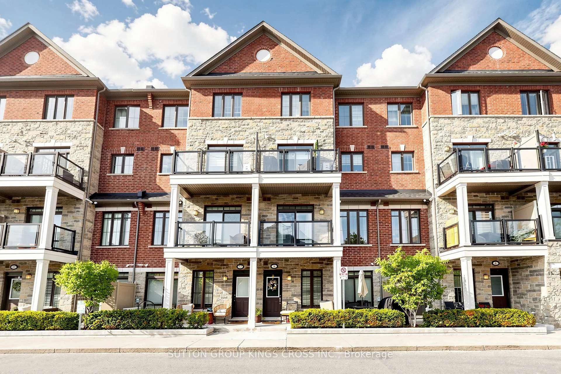 Photo 3 of Unit 9, 196 Pine Grove Road, Vaughan, Islington Woods — HOMEH