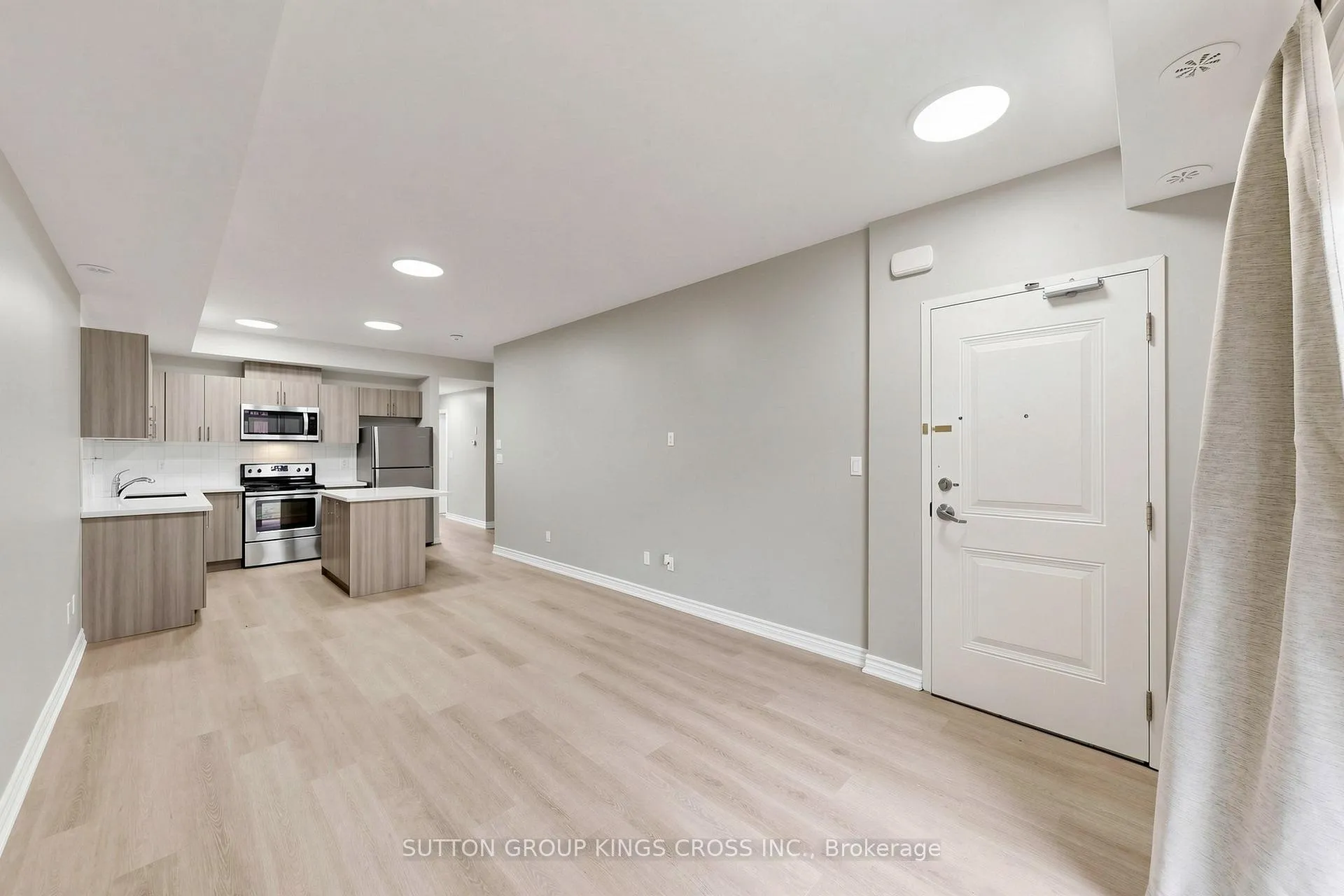 Photo 7 of Unit 9, 196 Pine Grove Road, Vaughan, Islington Woods — HOMEH