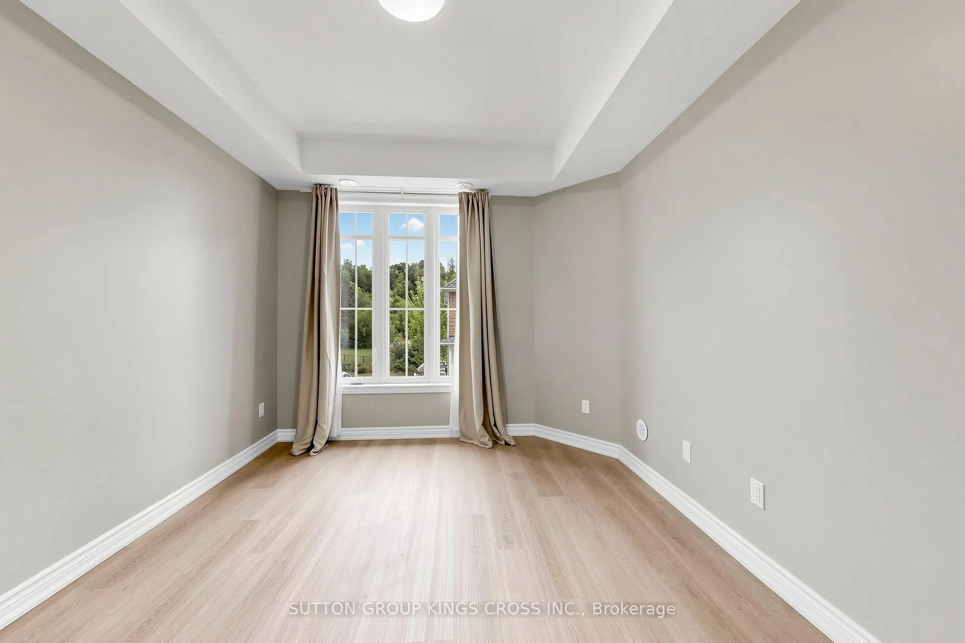 Photo 10 of Unit 9, 196 Pine Grove Road, Vaughan, Islington Woods — HOMEH