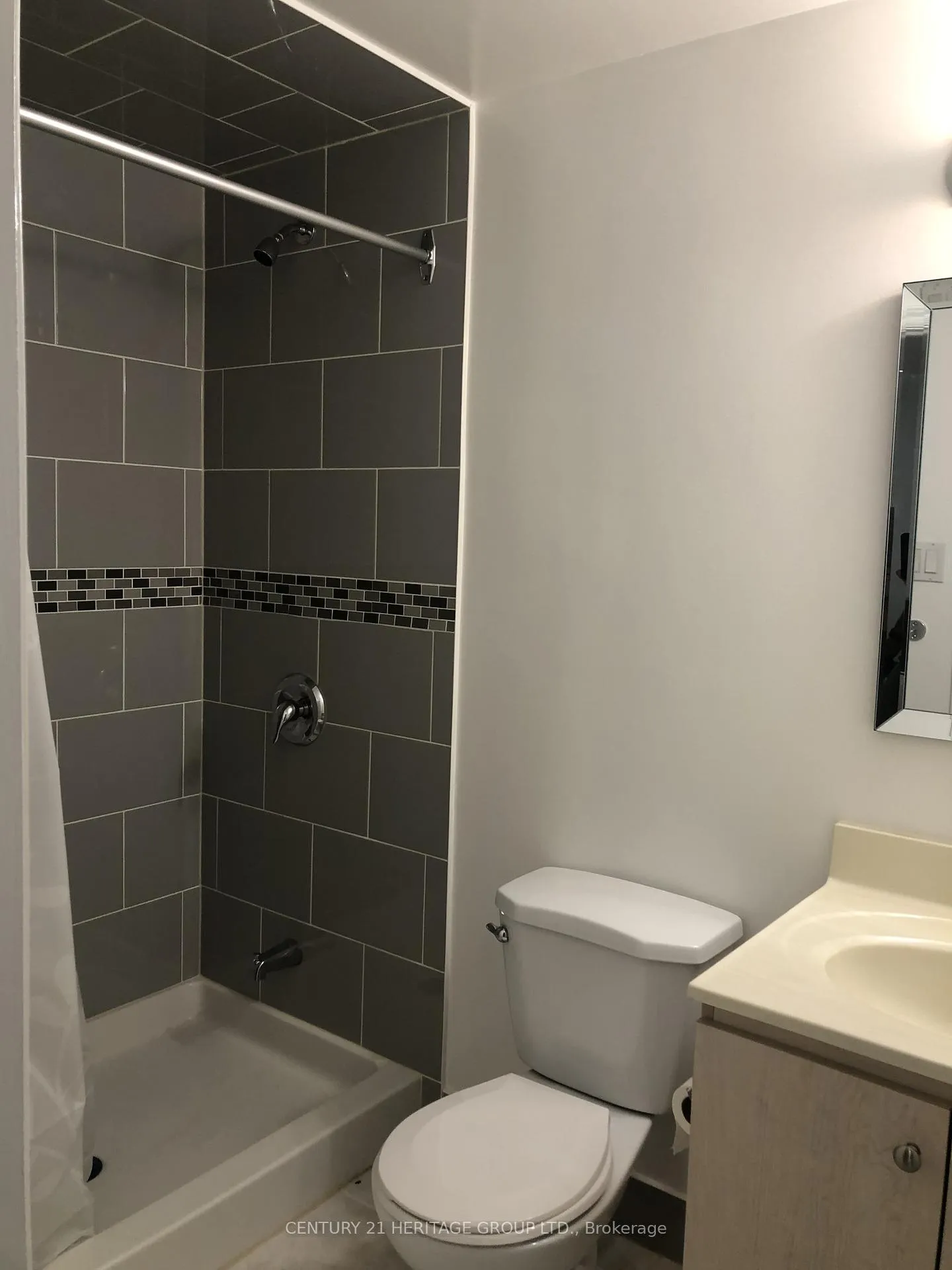 Photo 4 of Unit Apt 1, 16 Cartmel Drive, Markham, Milliken Mills East — HOMEH