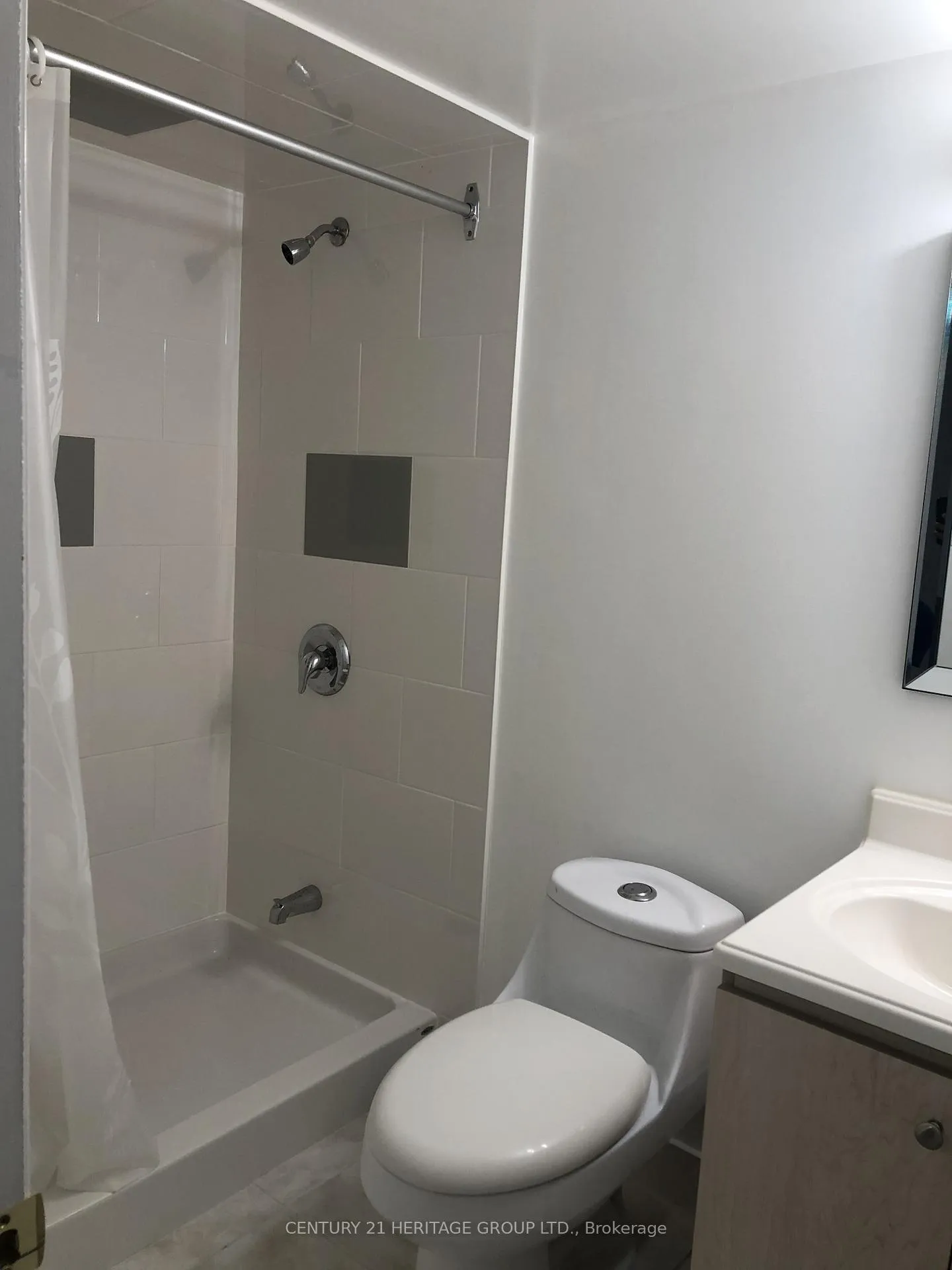 Photo 6 of Unit Apt 1, 16 Cartmel Drive, Markham, Milliken Mills East — HOMEH