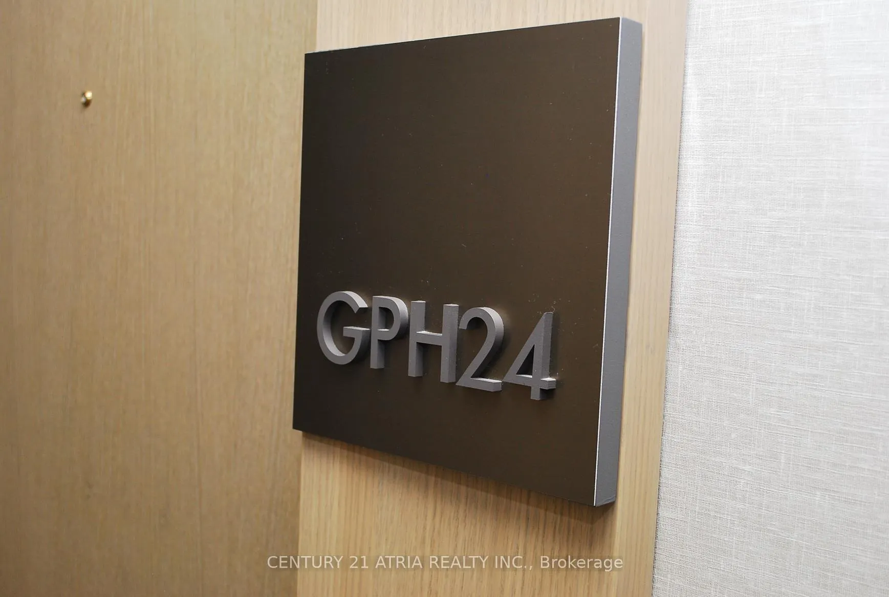 Photo 4 of Unit Gph24, 1 Edgewater Drive, Toronto, Waterfront Communities — HOMEH