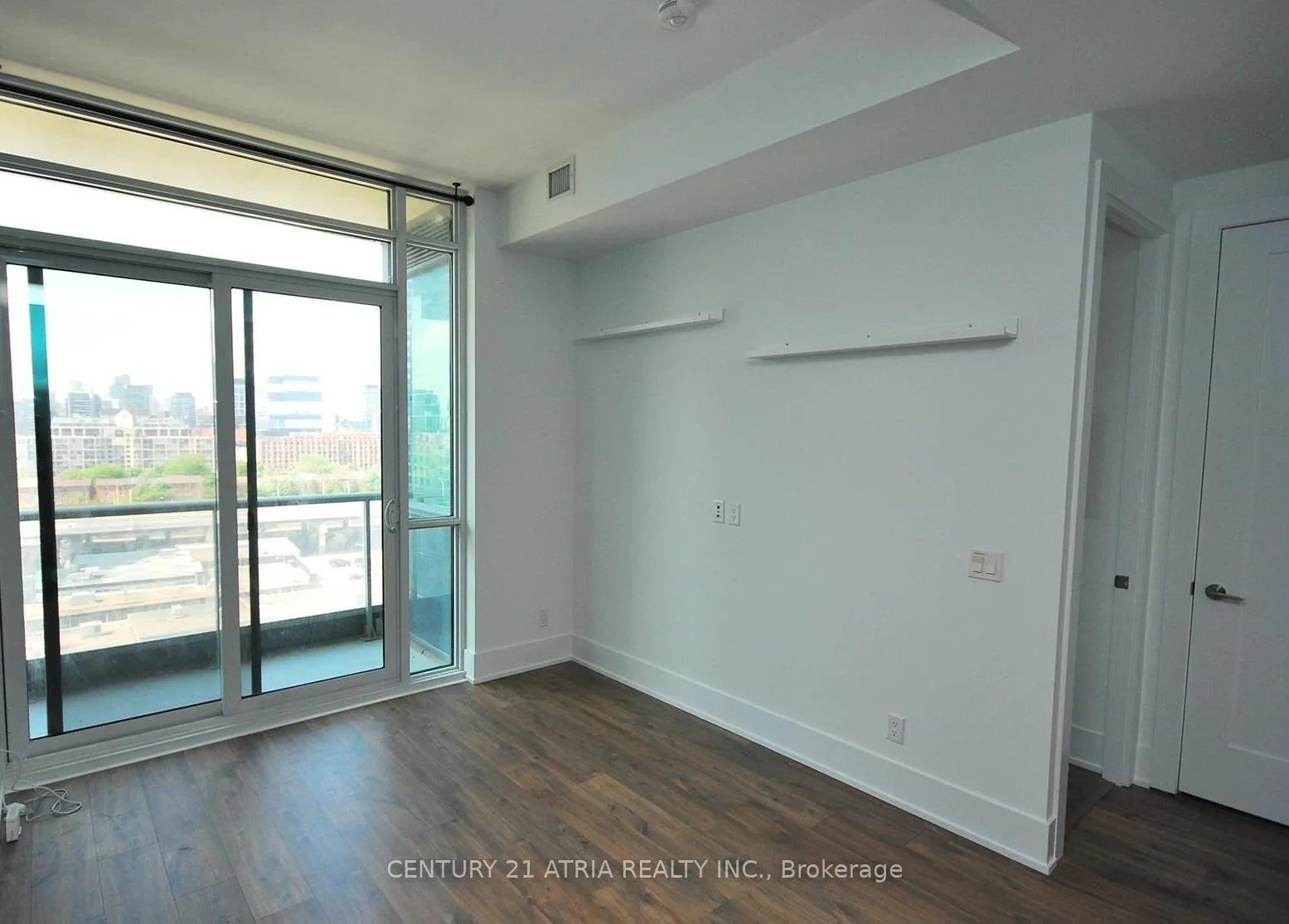 Photo 5 of Unit Gph24, 1 Edgewater Drive, Toronto, Waterfront Communities — HOMEH