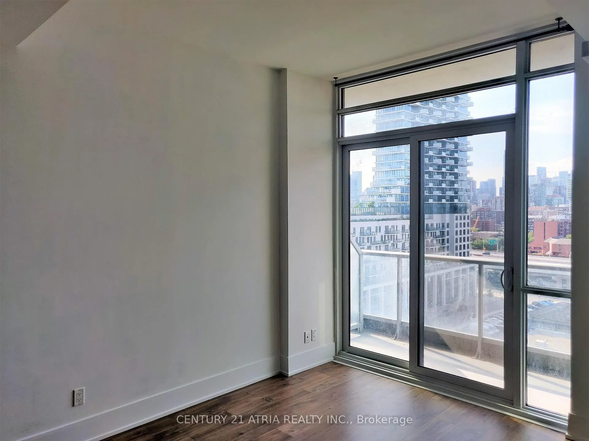 Photo 6 of Unit Gph24, 1 Edgewater Drive, Toronto, Waterfront Communities — HOMEH