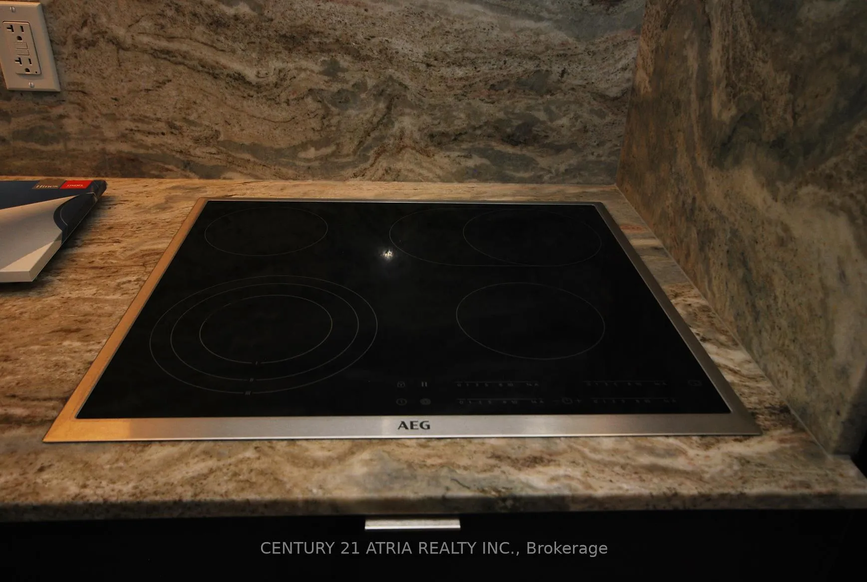 Photo 11 of Unit Gph24, 1 Edgewater Drive, Toronto, Waterfront Communities — HOMEH