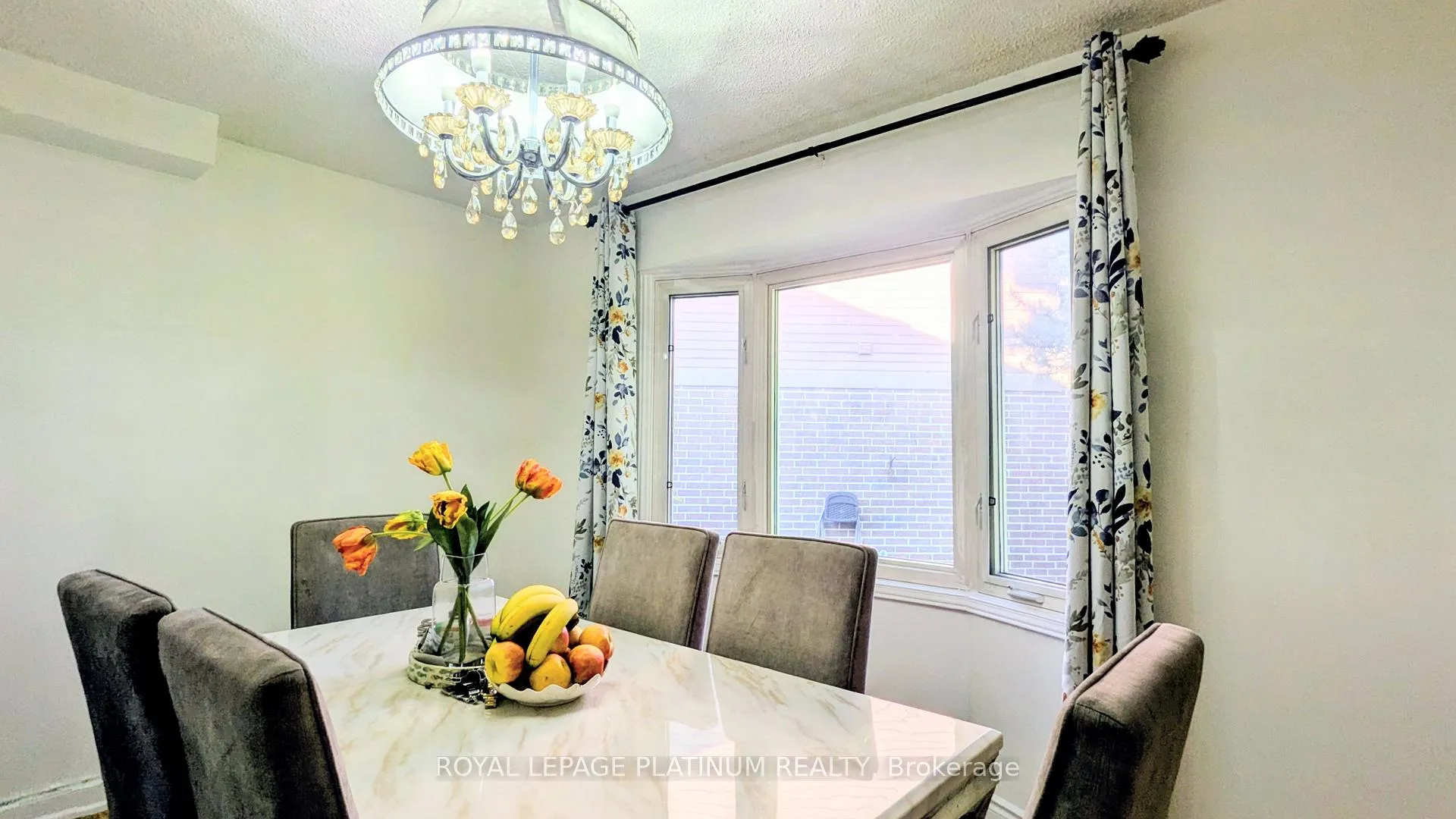 Photo 5 of 4 Gervais Drive, Brampton, Fletcher's West — HOMEH