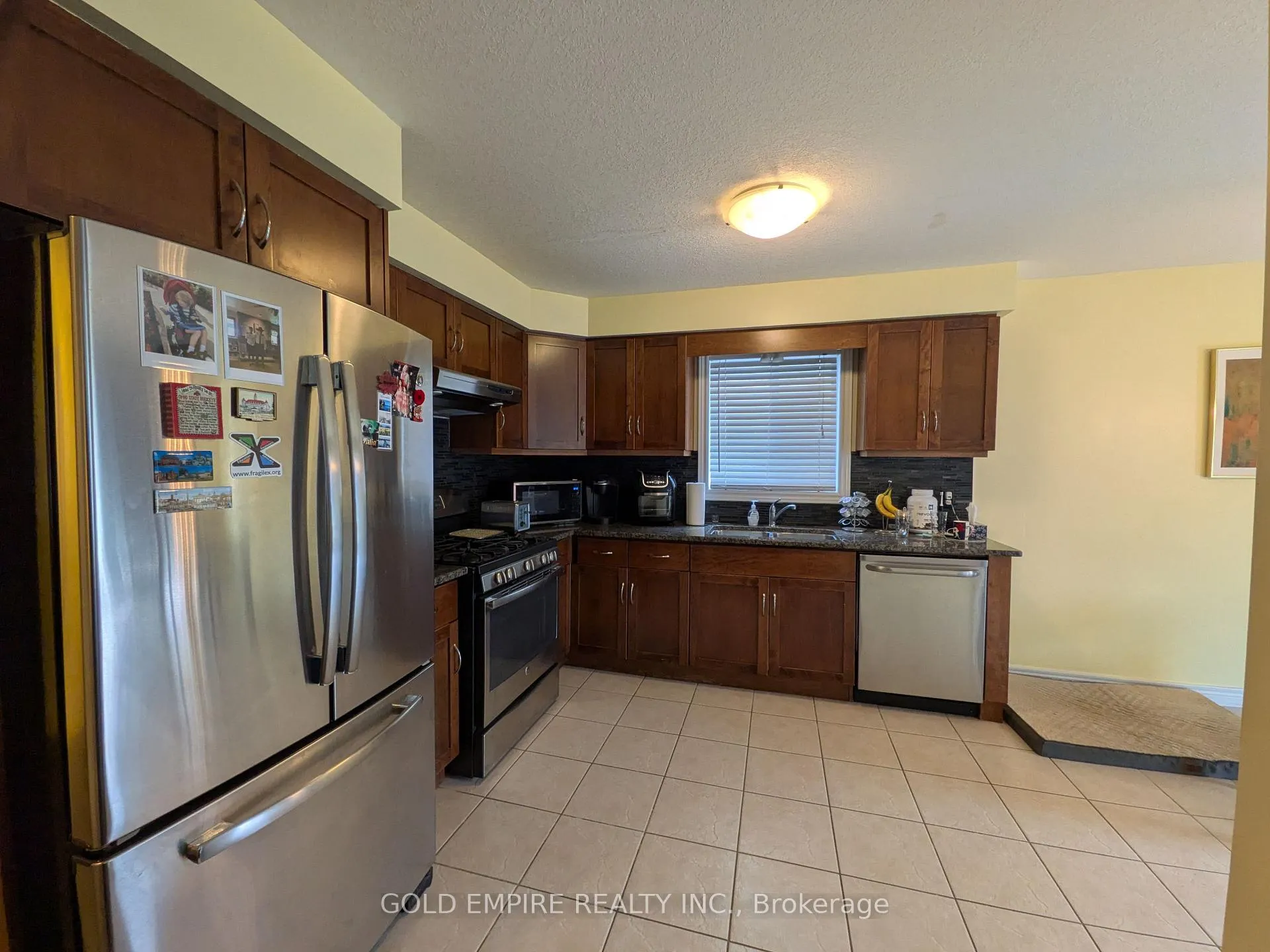Photo 4 of 1834 Reilly Walk, London, North D — HOMEH
