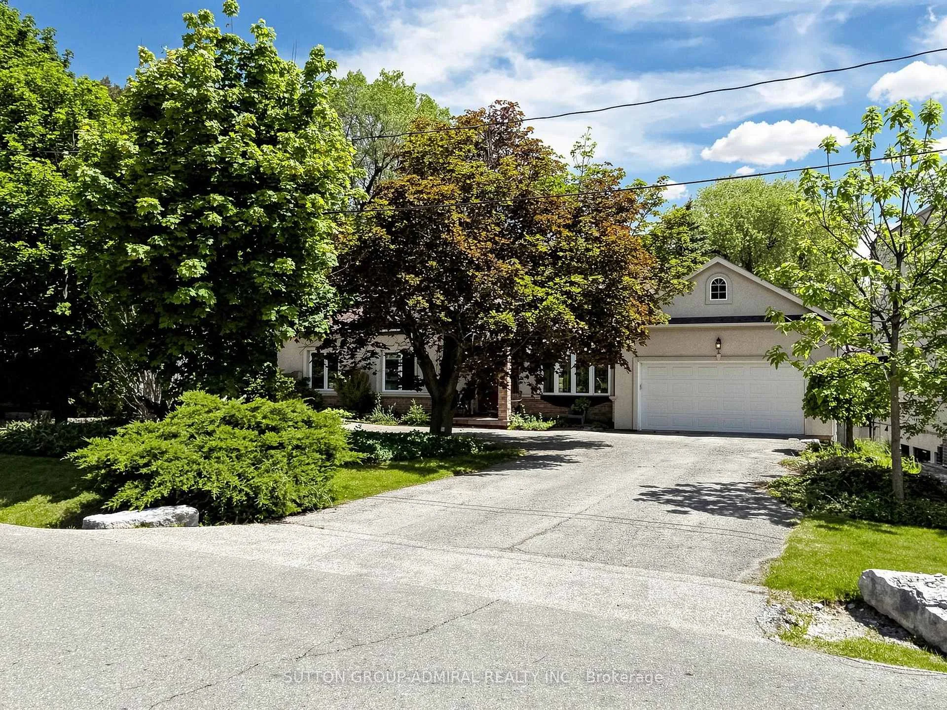 Photo 2 of 3 Raymond Drive, Vaughan, Crestwood-Springfarm-Yorkhill — HOMEH