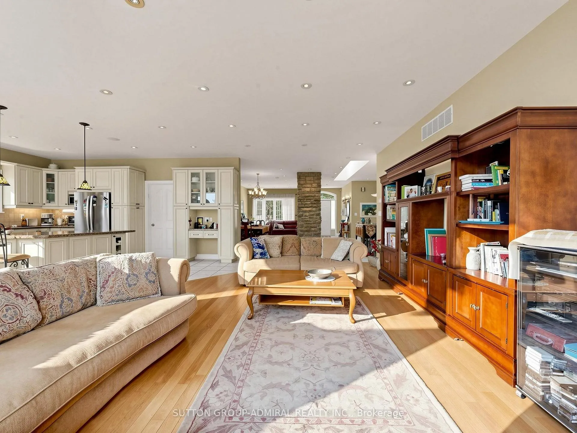 Photo 6 of 3 Raymond Drive, Vaughan, Crestwood-Springfarm-Yorkhill — HOMEH