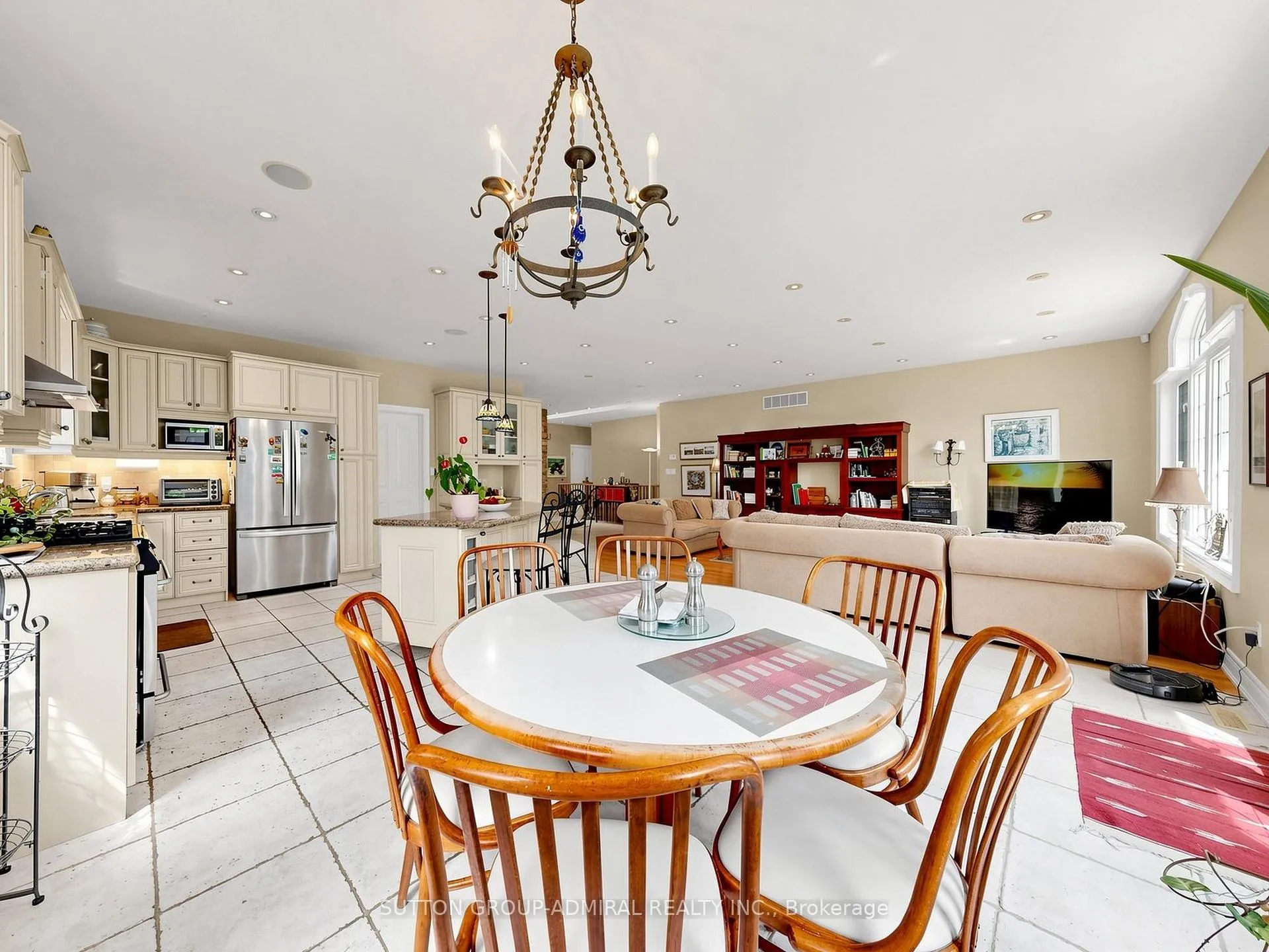 Photo 17 of 3 Raymond Drive, Vaughan, Crestwood-Springfarm-Yorkhill — HOMEH