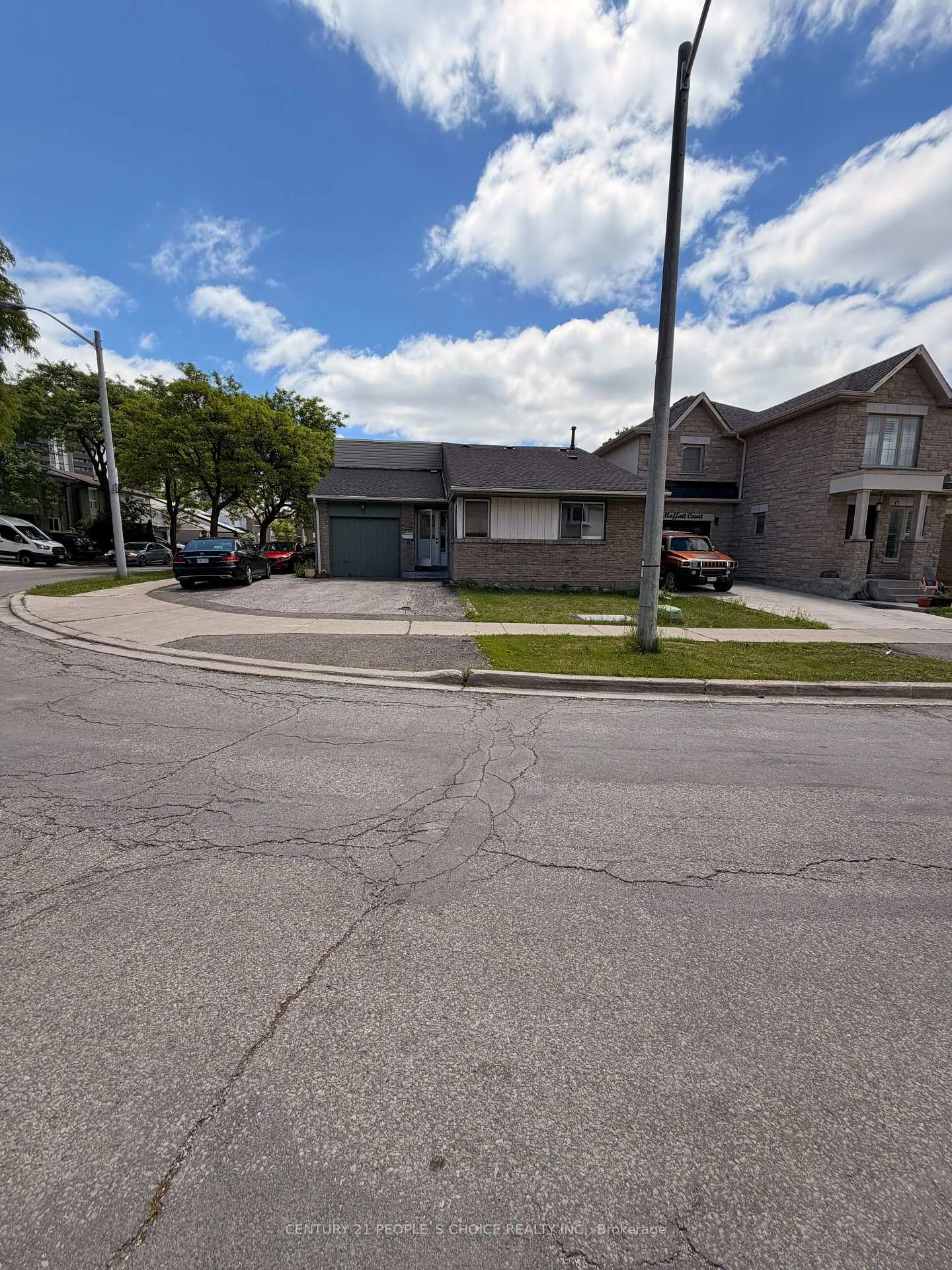 Photo 1 of 7 Moffatt Court, Etobicoke, Mount Olive-Silverstone-Jamestown — HOMEH