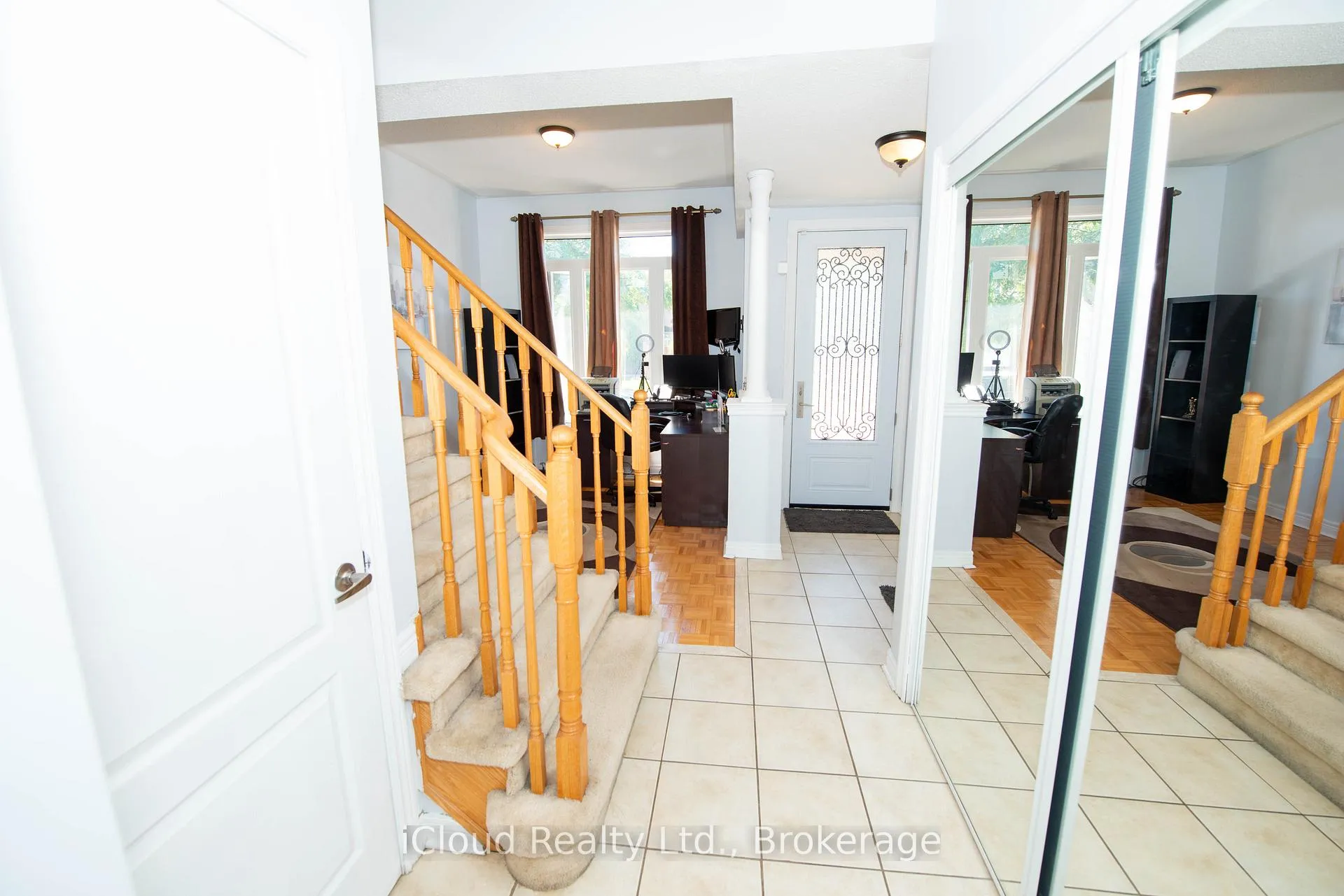 Photo 2 of 19 Fountainview Way, Brampton, Bramalea North Industrial — HOMEH