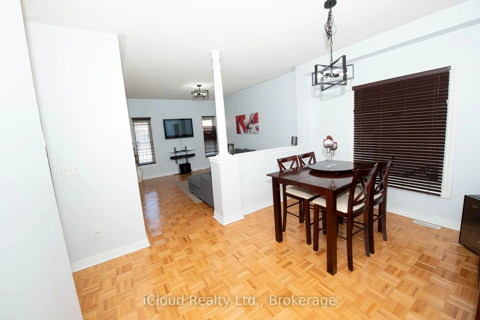 Photo 4 of 19 Fountainview Way, Brampton, Bramalea North Industrial — HOMEH