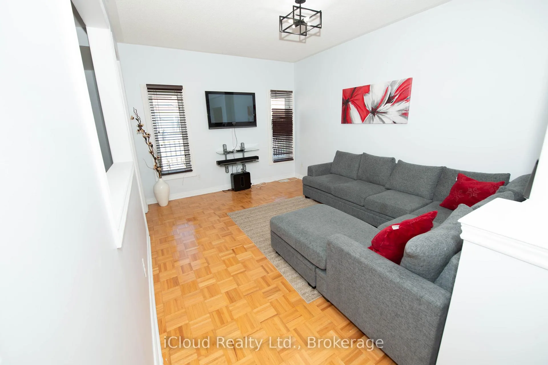 Photo 10 of 19 Fountainview Way, Brampton, Bramalea North Industrial — HOMEH