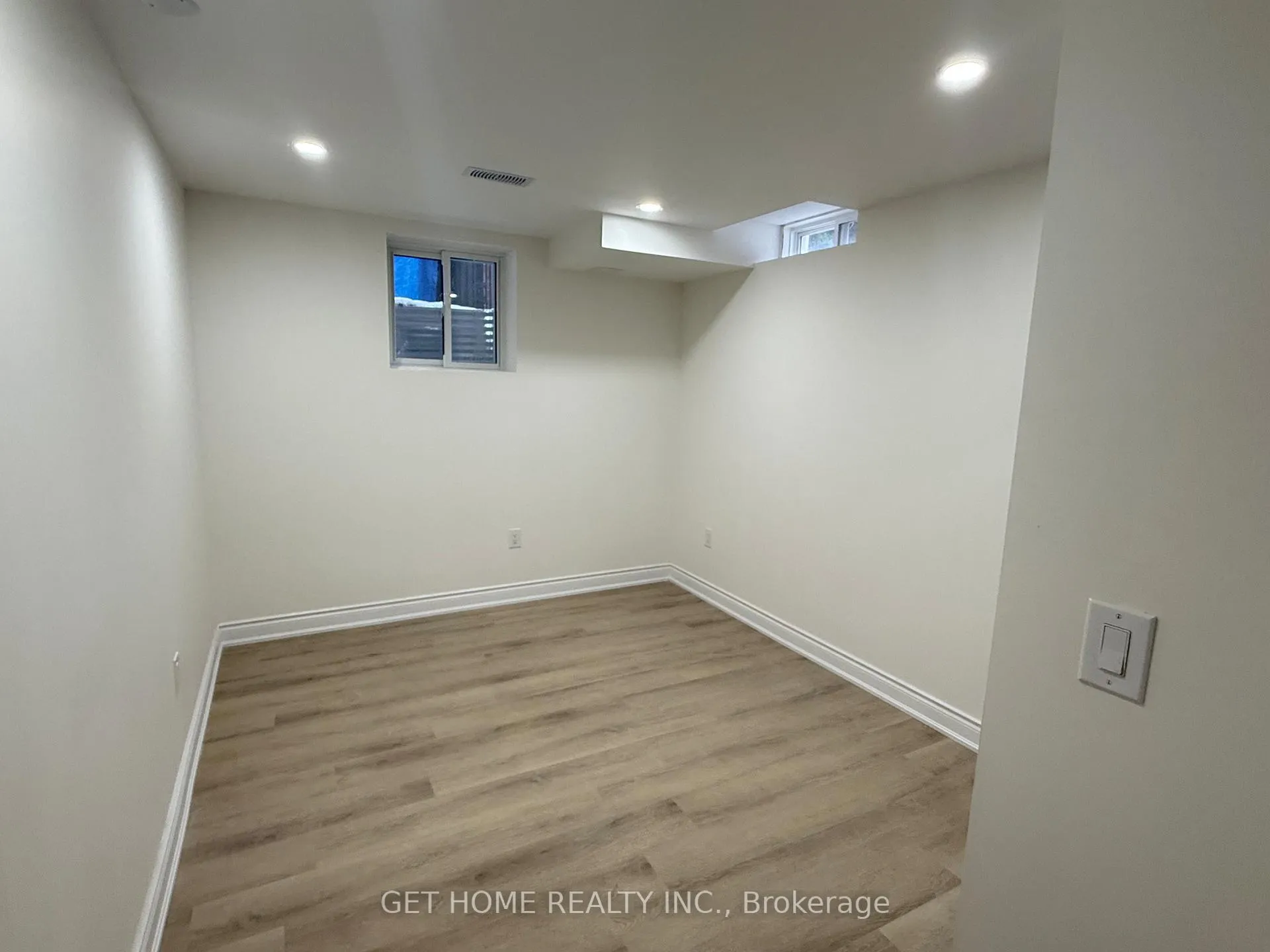 Photo 8 of Unit Bsmt, 1330 Maddock Drive, Oshawa, Pinecrest — HOMEH