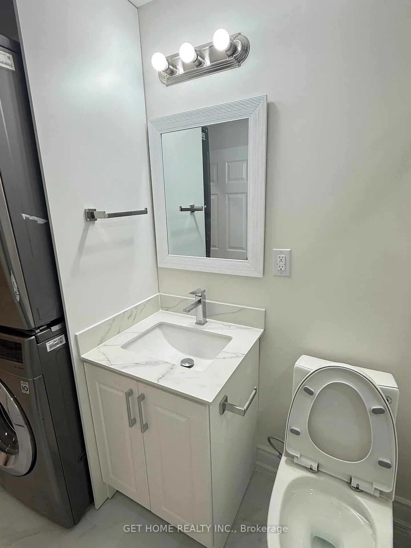 Photo 10 of Unit Bsmt, 1330 Maddock Drive, Oshawa, Pinecrest — HOMEH