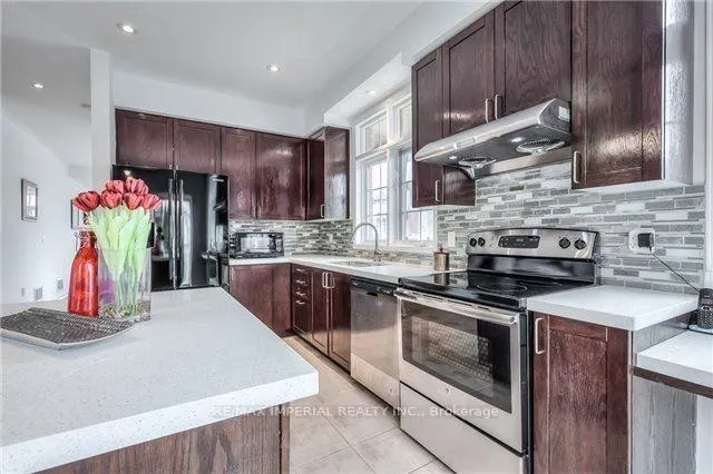 Photo 8 of 232 Madison Heights Boulevard, Markham, Berczy — HOMEH