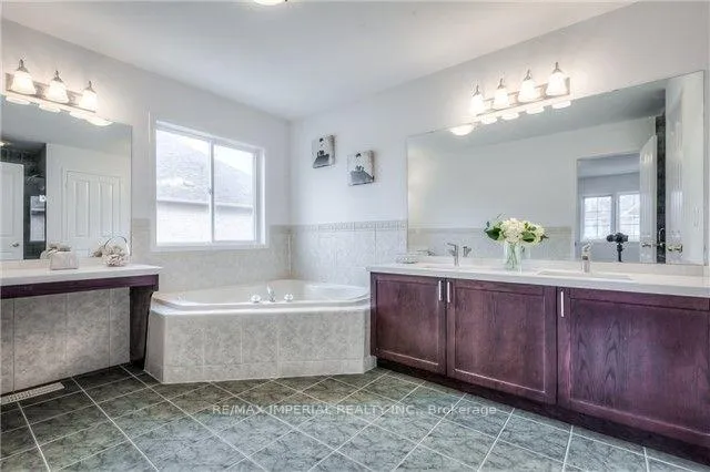 Photo 12 of 232 Madison Heights Boulevard, Markham, Berczy — HOMEH