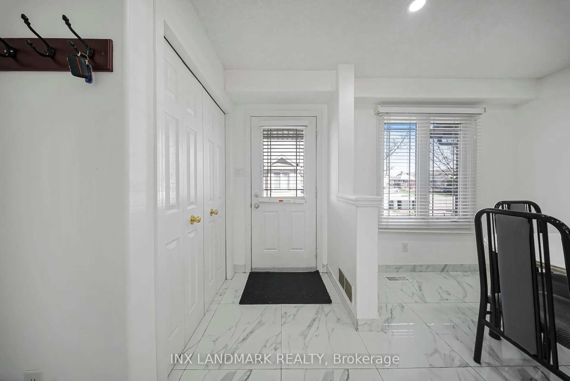 Photo 7 of Unit 18, 535 Windflower Crescent, Kitchener — HOMEH