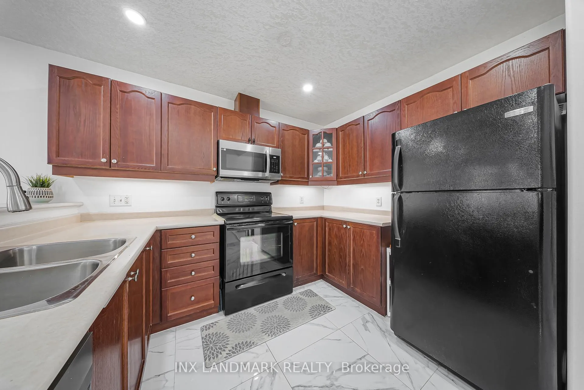 Photo 11 of Unit 18, 535 Windflower Crescent, Kitchener — HOMEH
