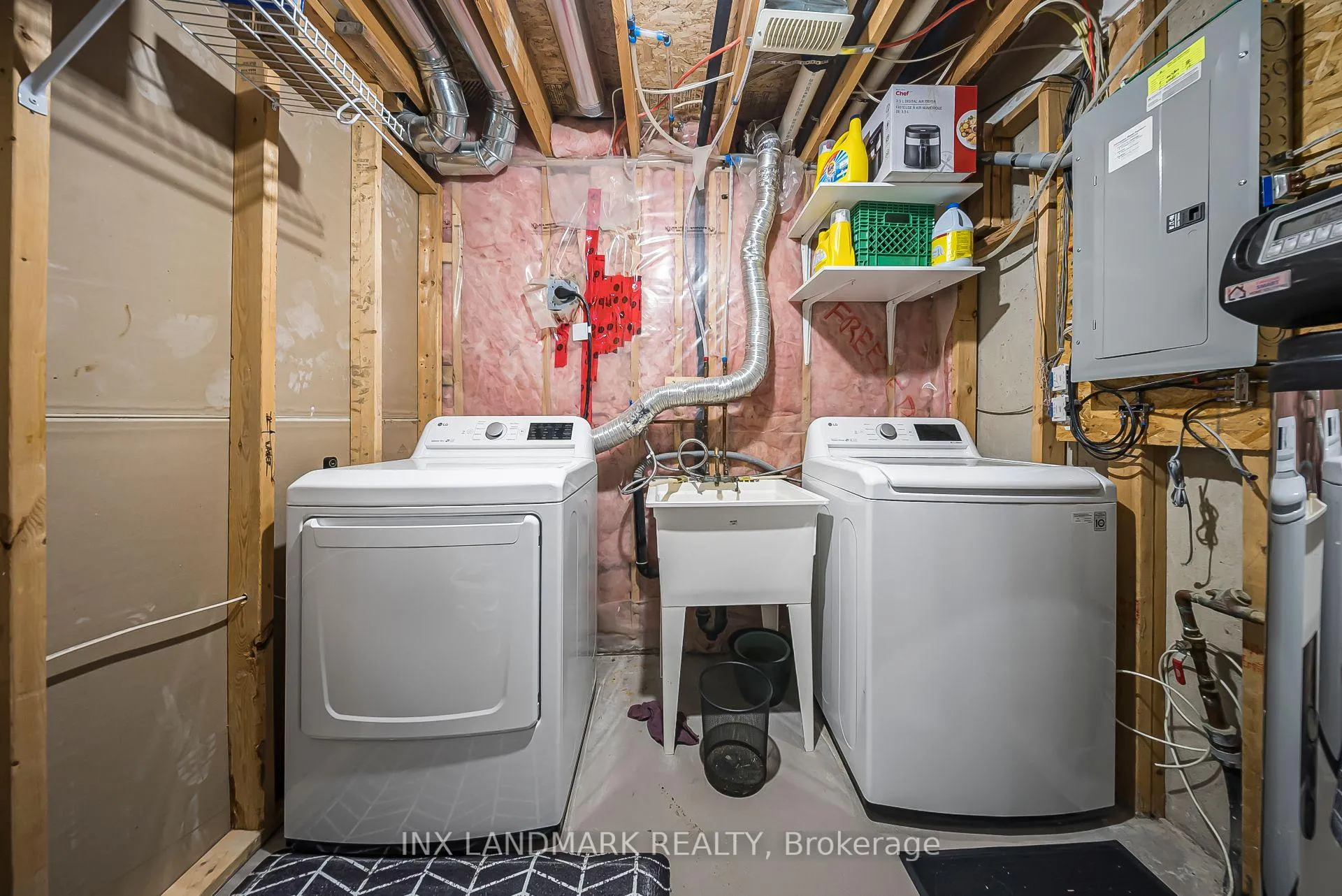 Photo 30 of Unit 18, 535 Windflower Crescent, Kitchener — HOMEH