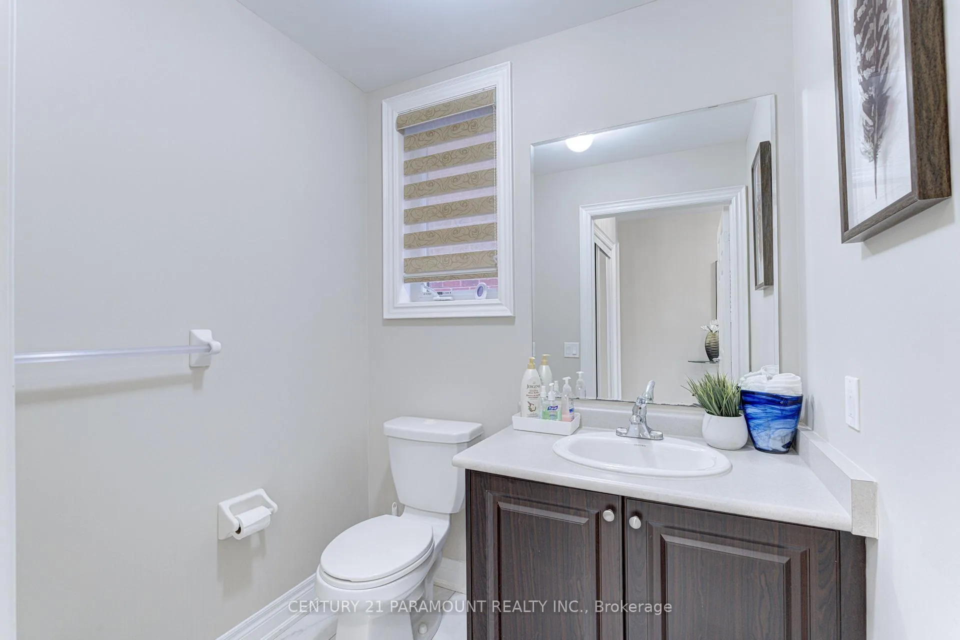 Photo 5 of 563 Dougall Avenue E, Caledon, Rural Caledon — HOMEH