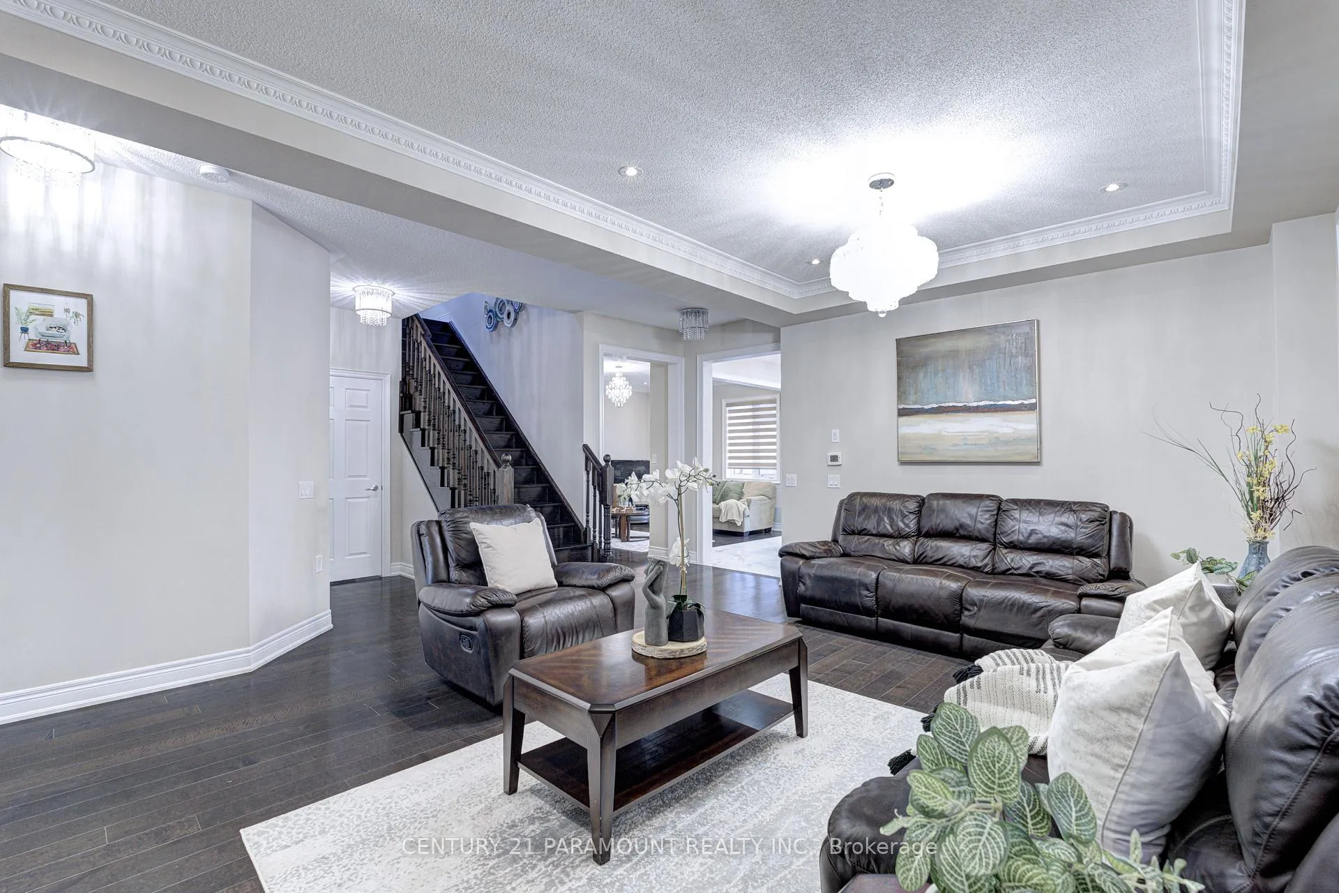 Photo 8 of 563 Dougall Avenue E, Caledon, Rural Caledon — HOMEH