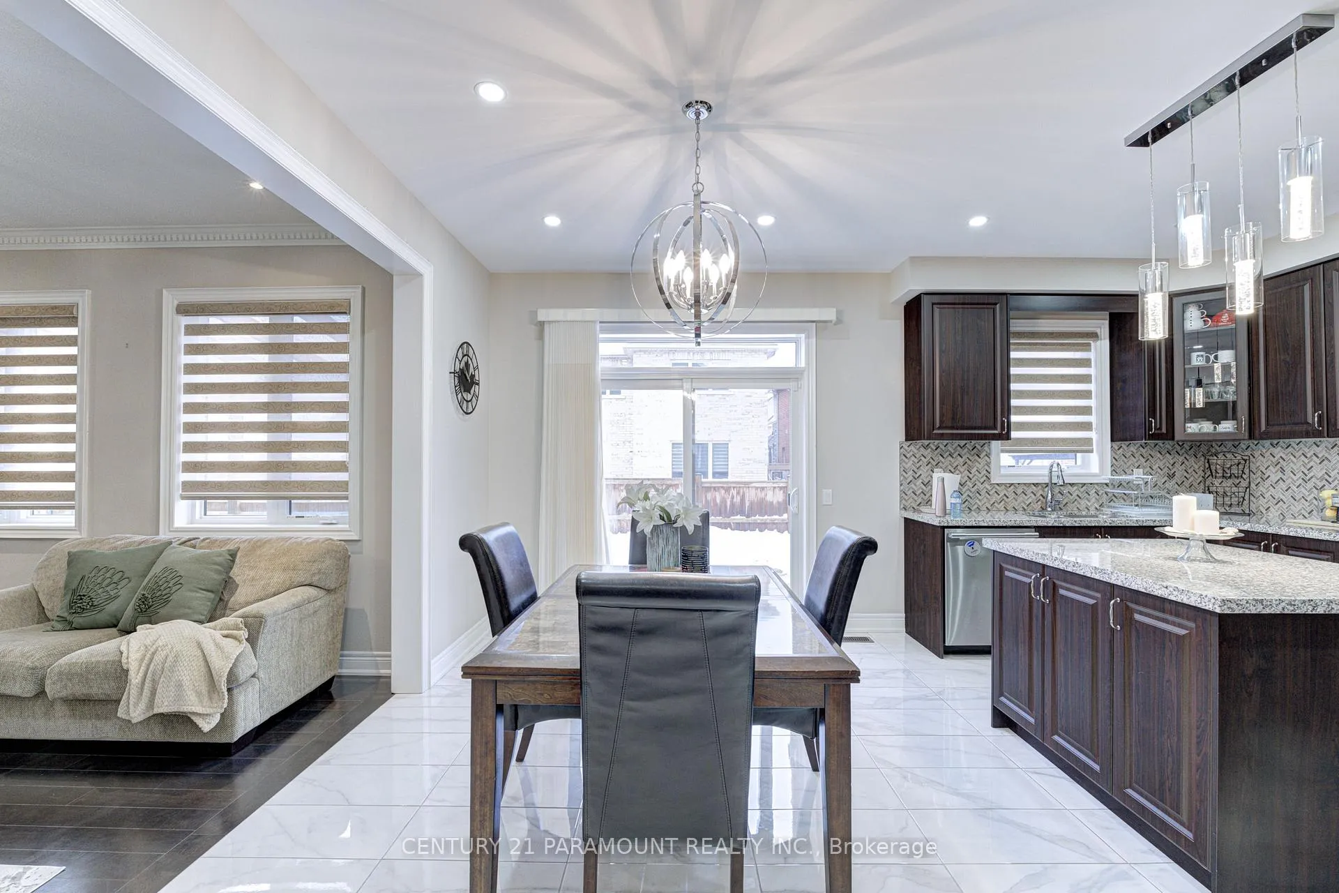 Photo 16 of 563 Dougall Avenue E, Caledon, Rural Caledon — HOMEH