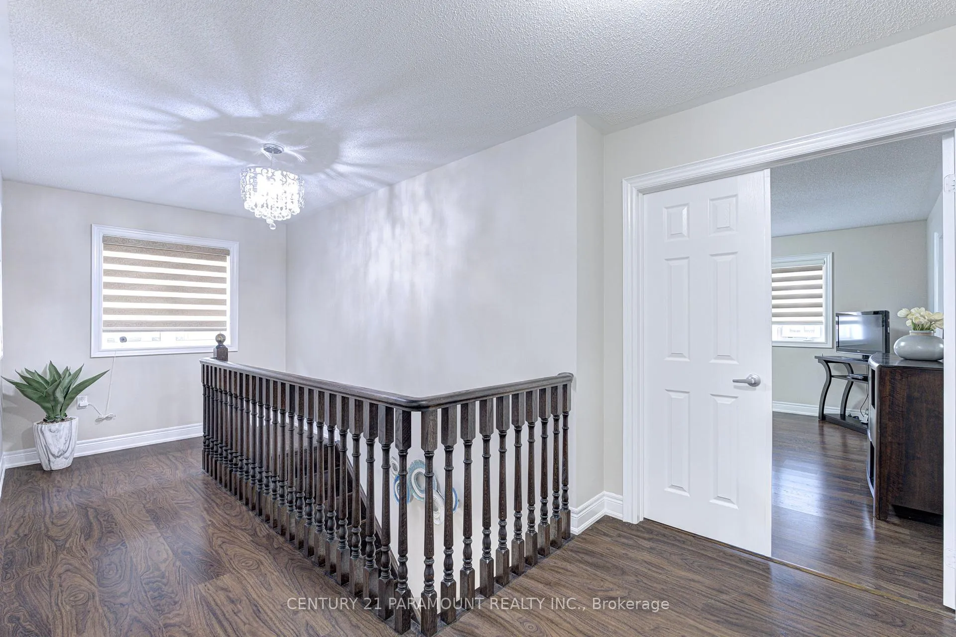 Photo 21 of 563 Dougall Avenue E, Caledon, Rural Caledon — HOMEH