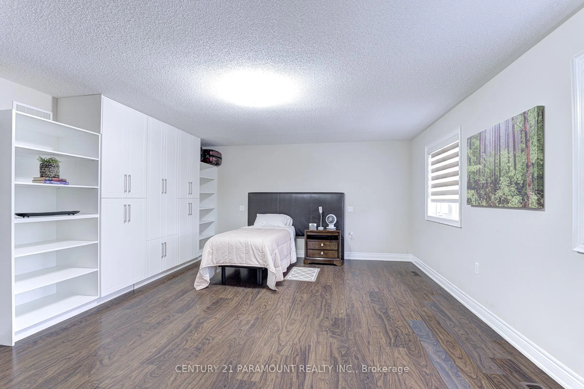 Photo 25 of 563 Dougall Avenue E, Caledon, Rural Caledon — HOMEH