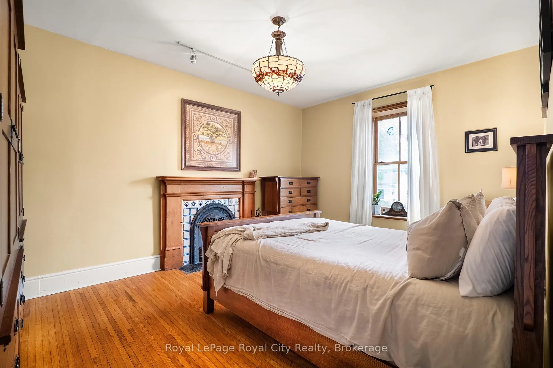 Photo 31 of 19 London Road E, Guelph, Exhibition Park — HOMEH