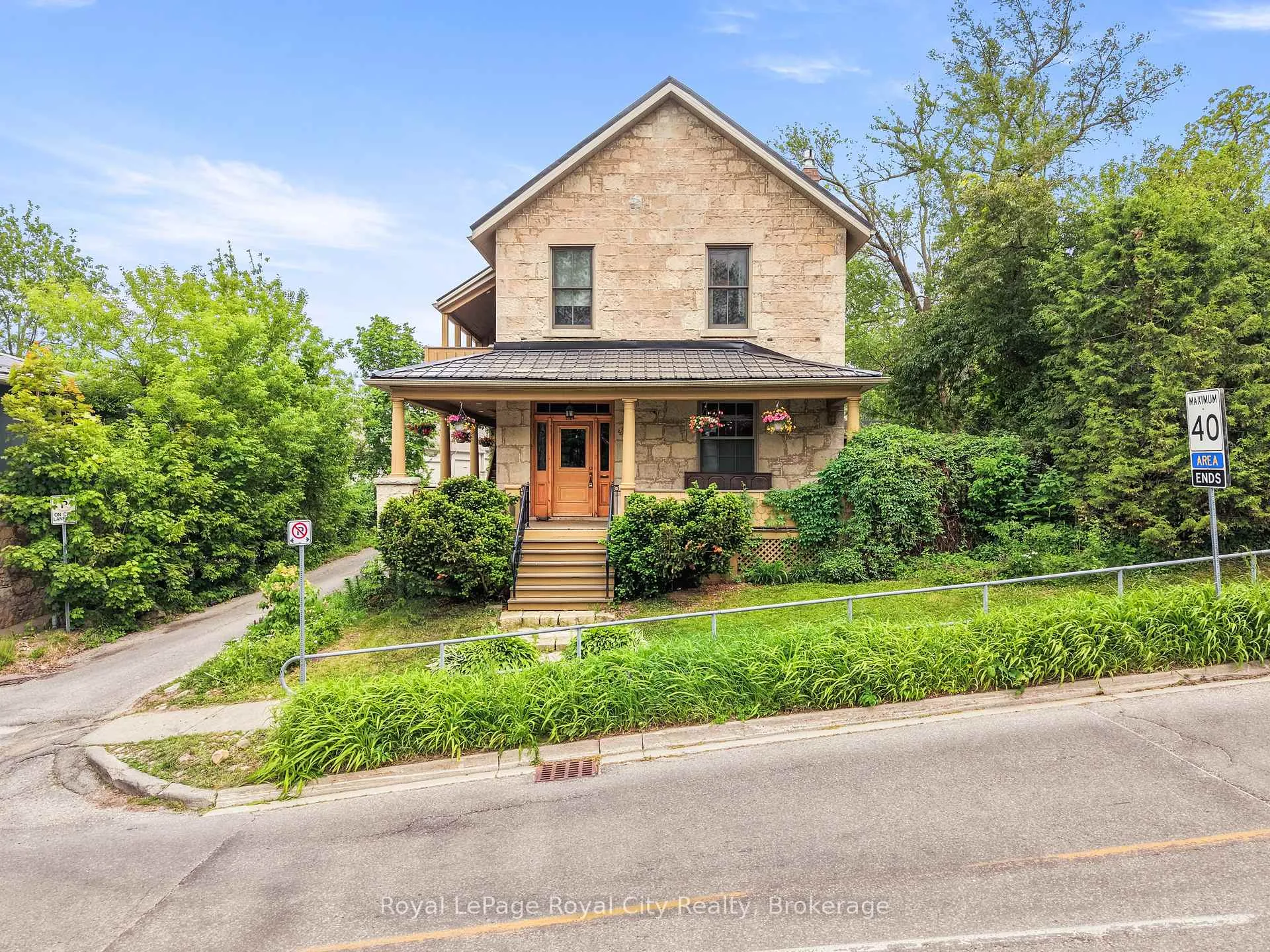 Photo 41 of 19 London Road E, Guelph, Exhibition Park — HOMEH