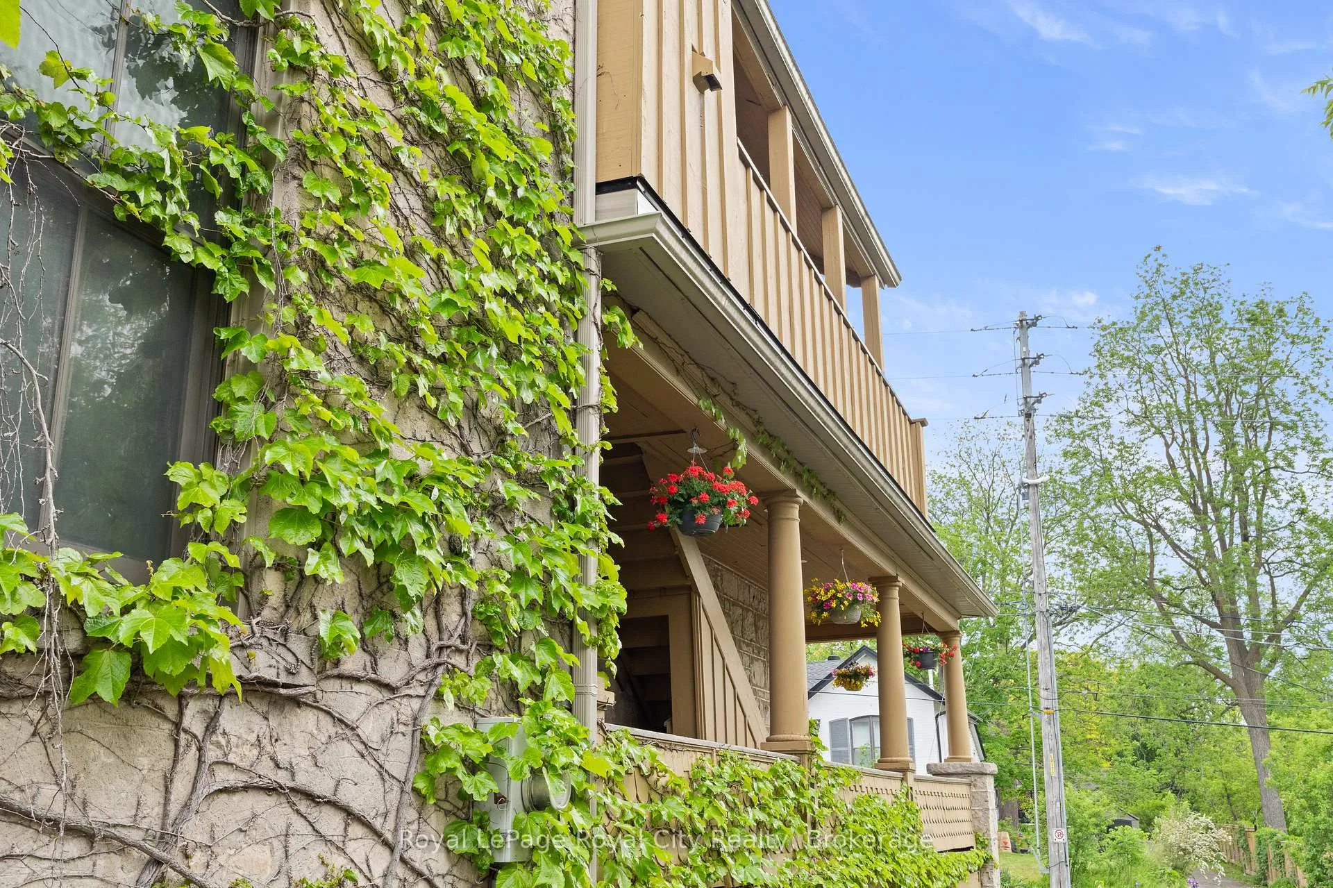 Photo 43 of 19 London Road E, Guelph, Exhibition Park — HOMEH