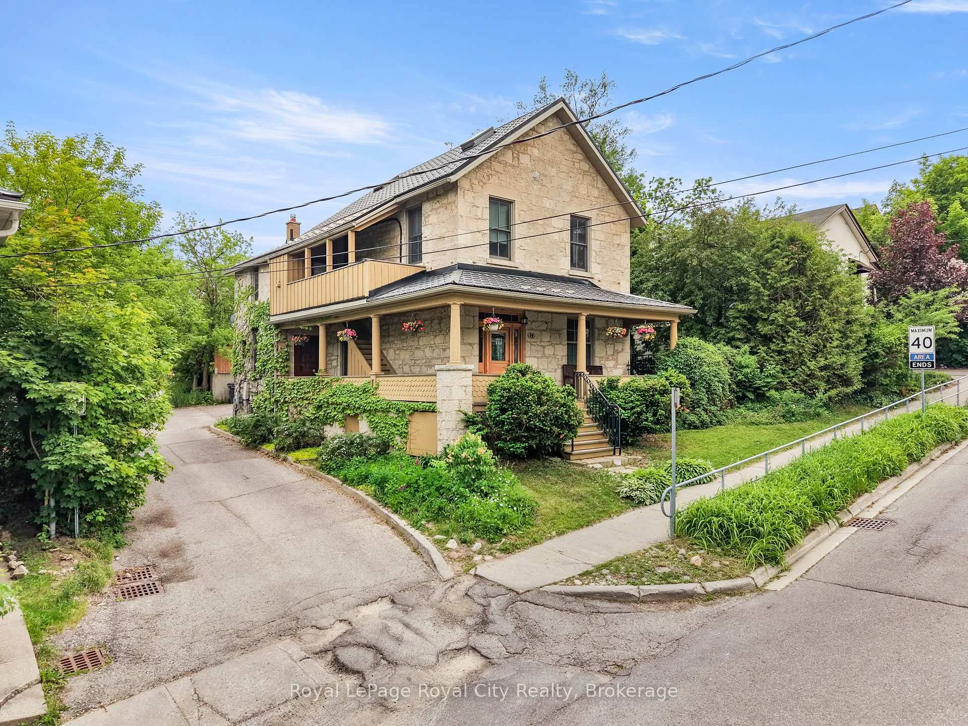 Photo 45 of 19 London Road E, Guelph, Exhibition Park — HOMEH