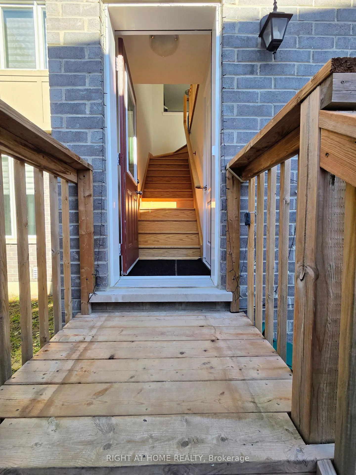 Photo 3 of Unit Coach House, 9 Waterleaf Road, Markham, Cornell — HOMEH
