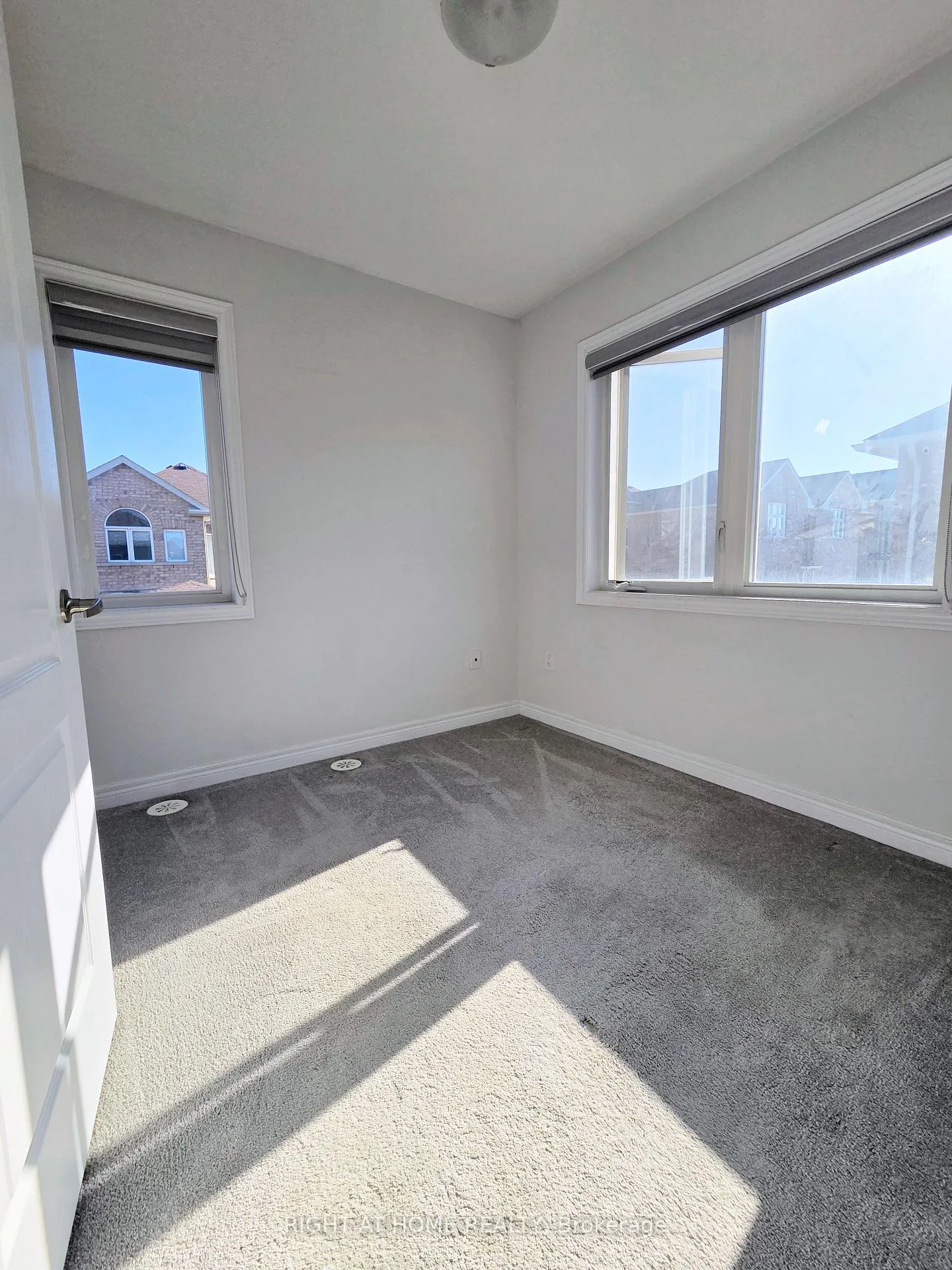 Photo 6 of Unit Coach House, 9 Waterleaf Road, Markham, Cornell — HOMEH