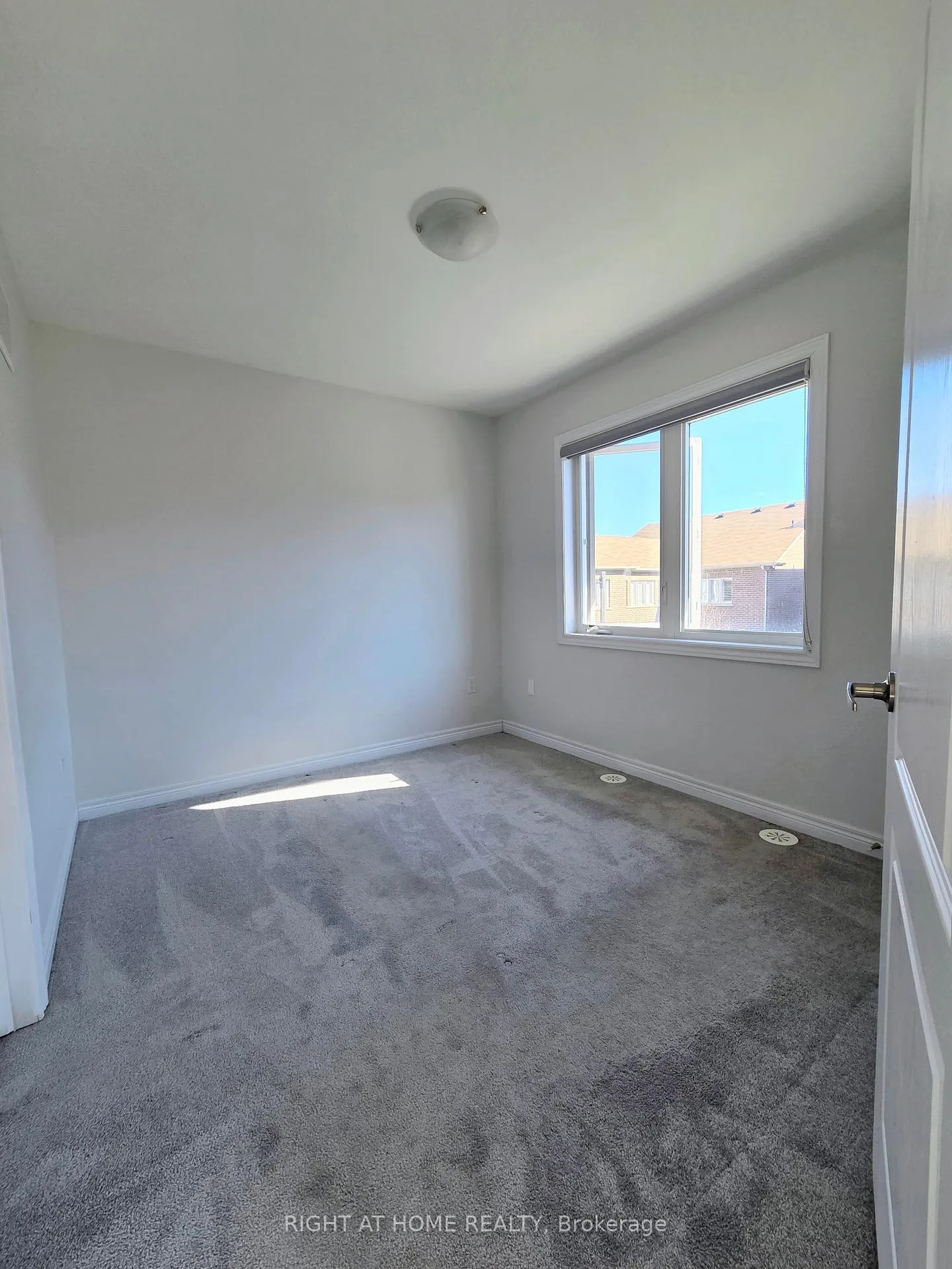 Photo 9 of Unit Coach House, 9 Waterleaf Road, Markham, Cornell — HOMEH