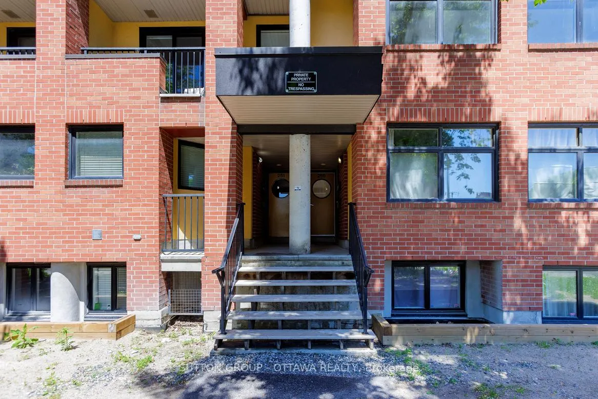 Photo 4 of Unit 10, 255 Clarence Street, Ottawa, Lower Town/Byward Market — HOMEH