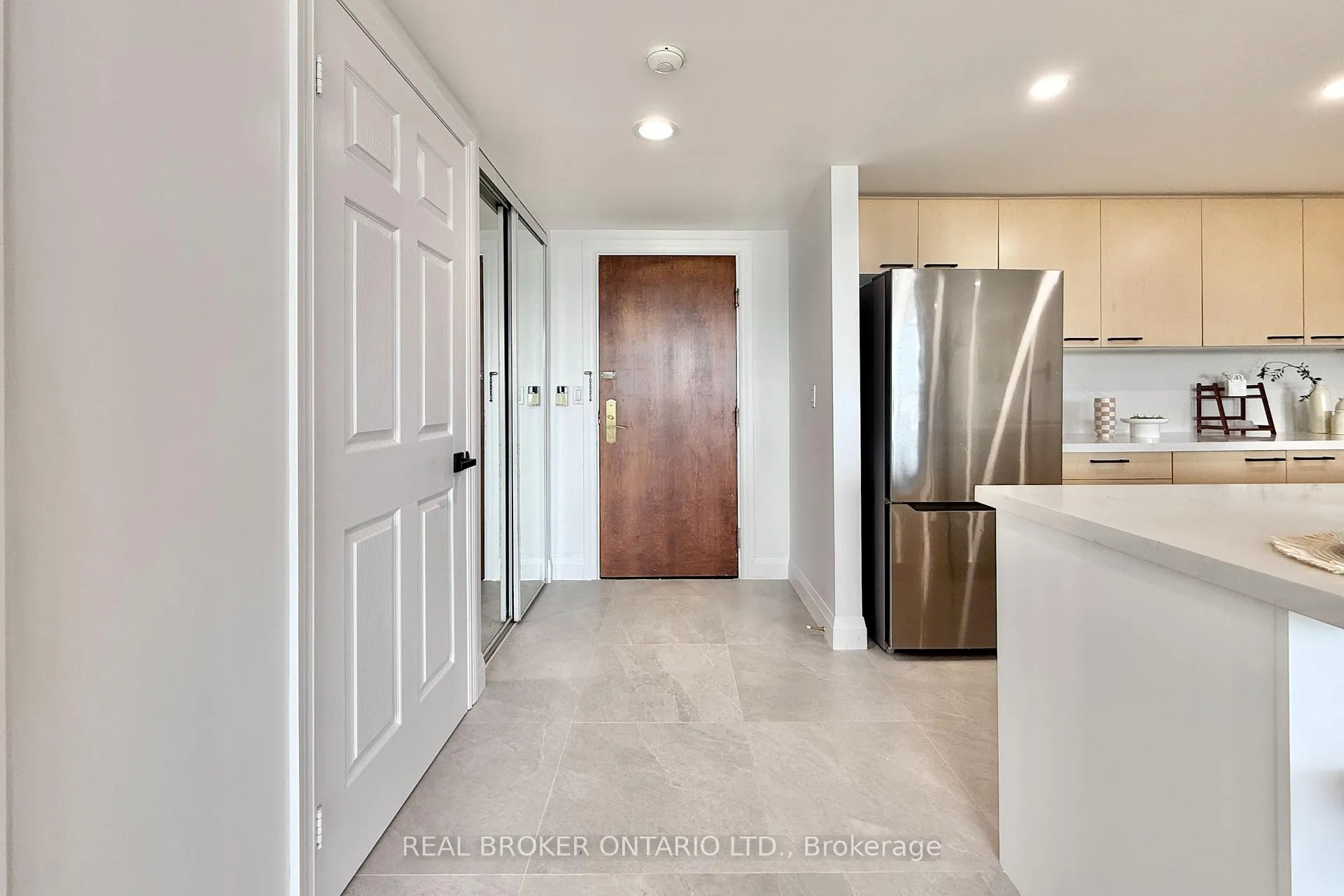 Photo 7 of Unit 611, 130 Pond Drive, Markham, Commerce Valley — HOMEH
