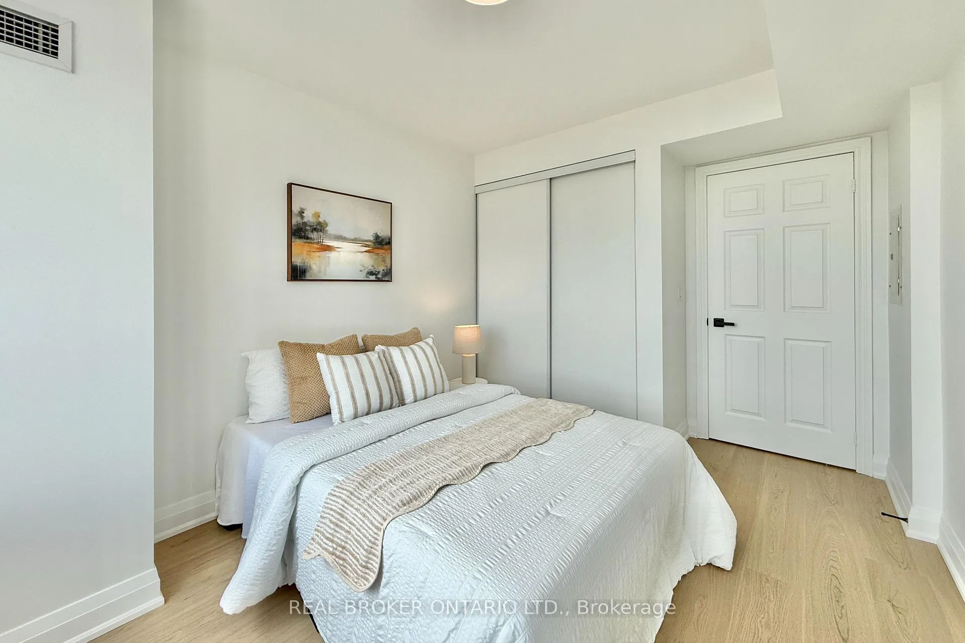 Photo 23 of Unit 611, 130 Pond Drive, Markham, Commerce Valley — HOMEH