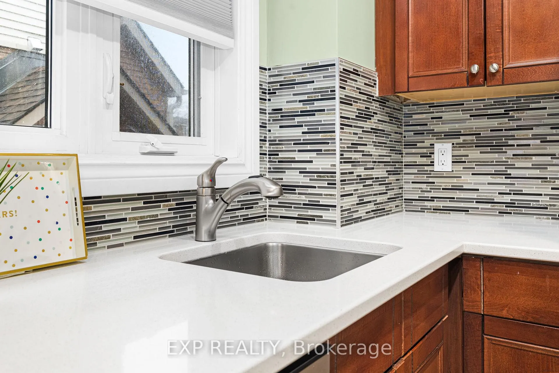 Photo 8 of 171 Briston Private, Ottawa, Hunt Club Park — HOMEH