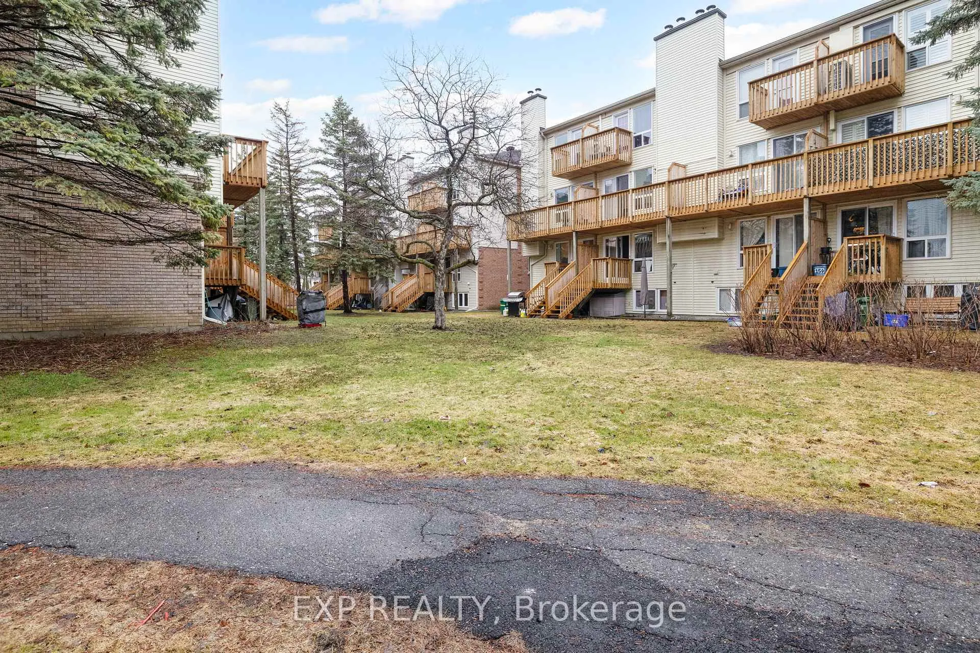 Photo 27 of 171 Briston Private, Ottawa, Hunt Club Park — HOMEH