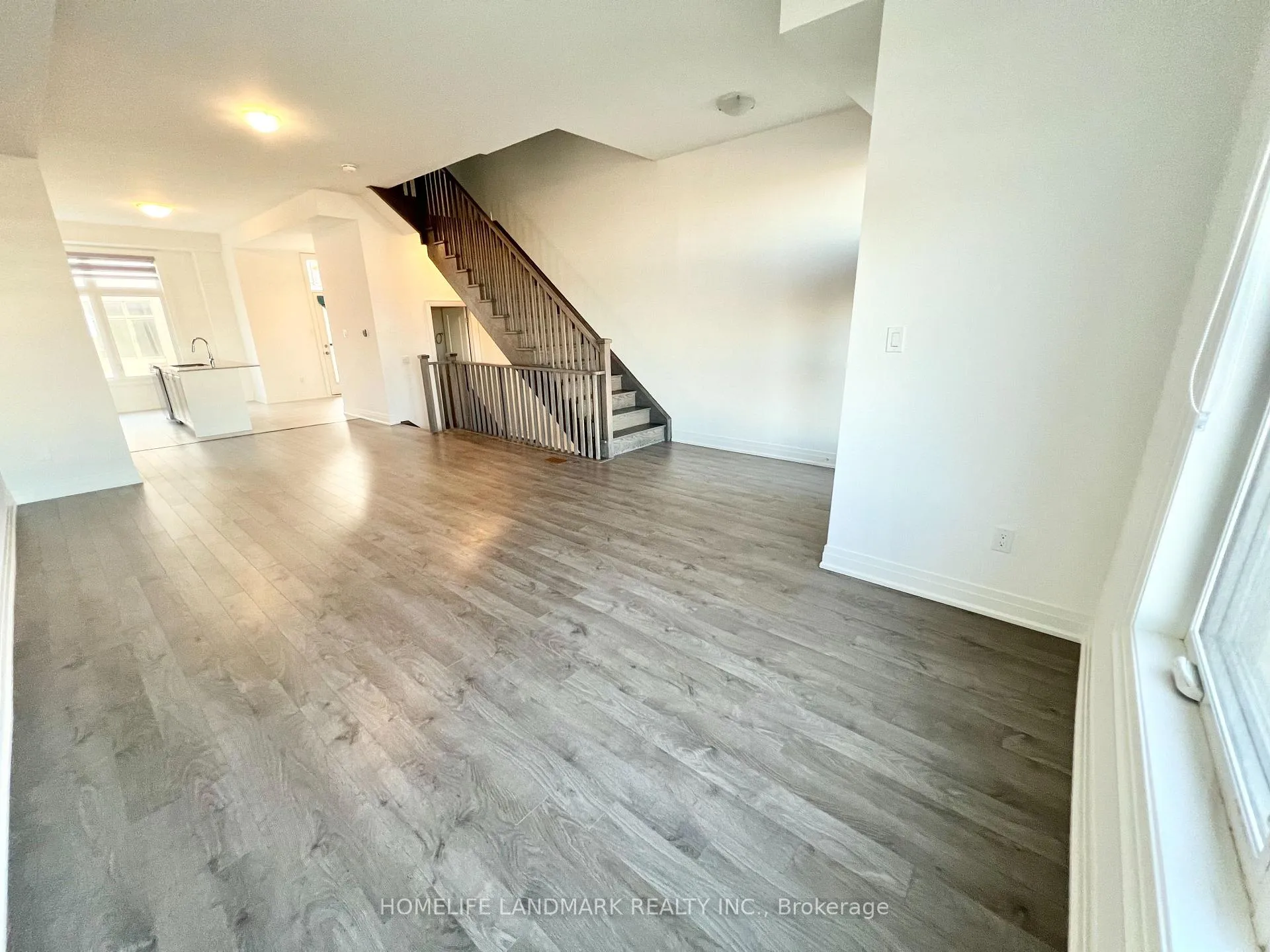Photo 4 of 9 Alan Francis Lane, Markham, Cachet — HOMEH