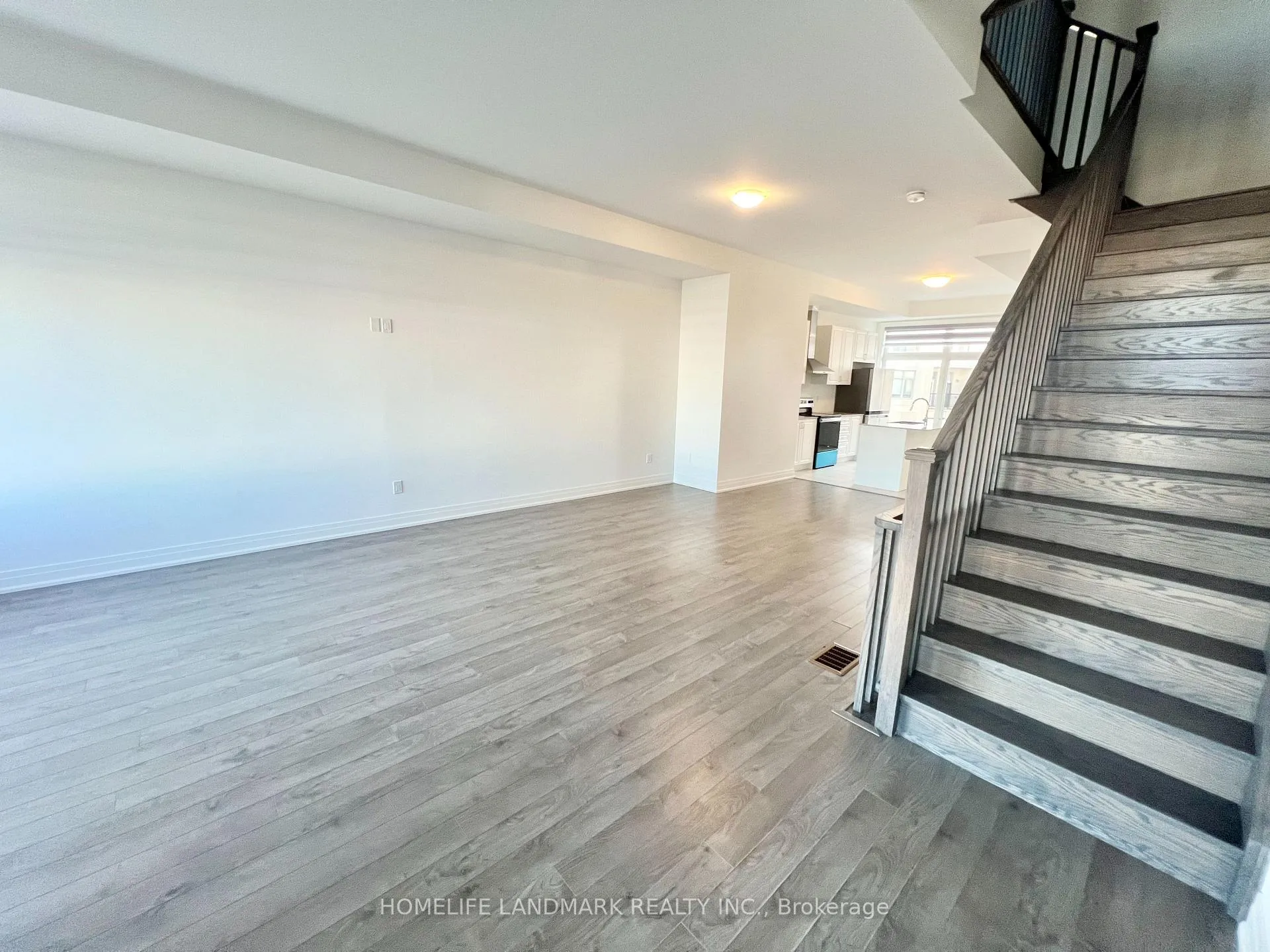 Photo 6 of 9 Alan Francis Lane, Markham, Cachet — HOMEH