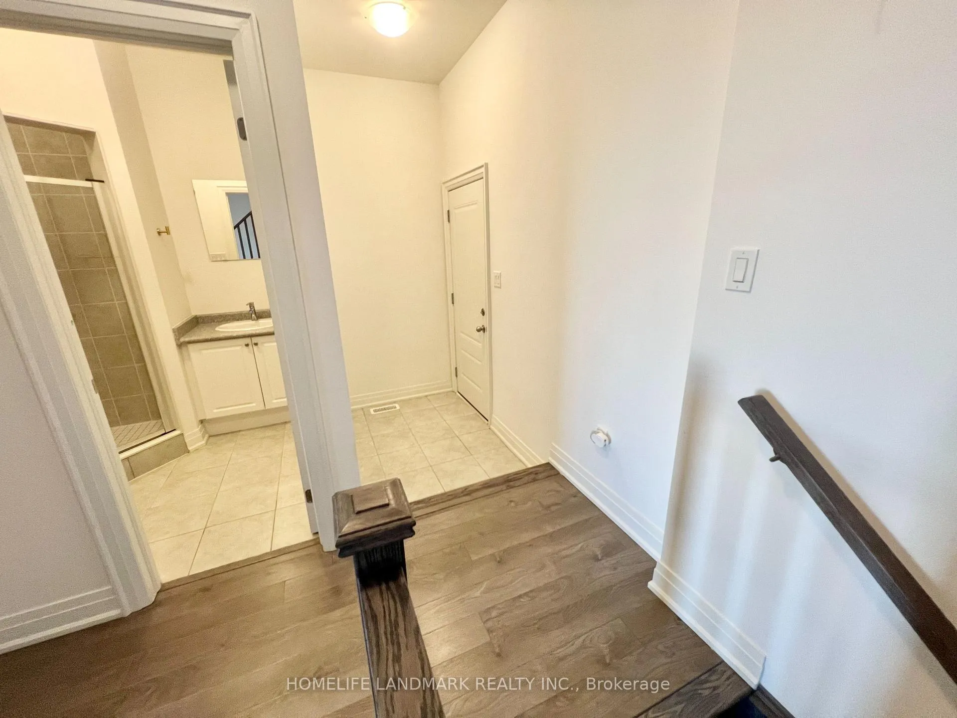 Photo 20 of 9 Alan Francis Lane, Markham, Cachet — HOMEH