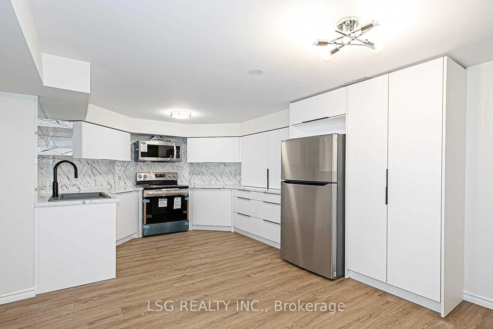 Photo 3 of 25 Briardale Place, Aurora, Aurora Highlands — HOMEH