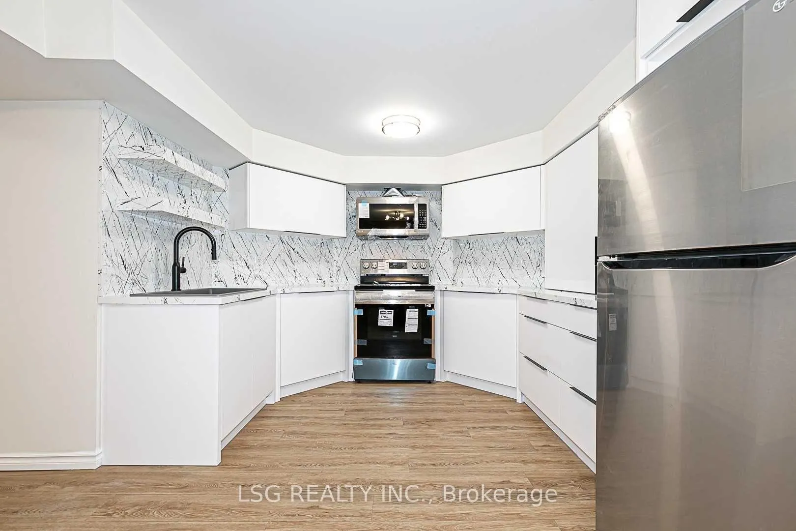 Photo 4 of 25 Briardale Place, Aurora, Aurora Highlands — HOMEH