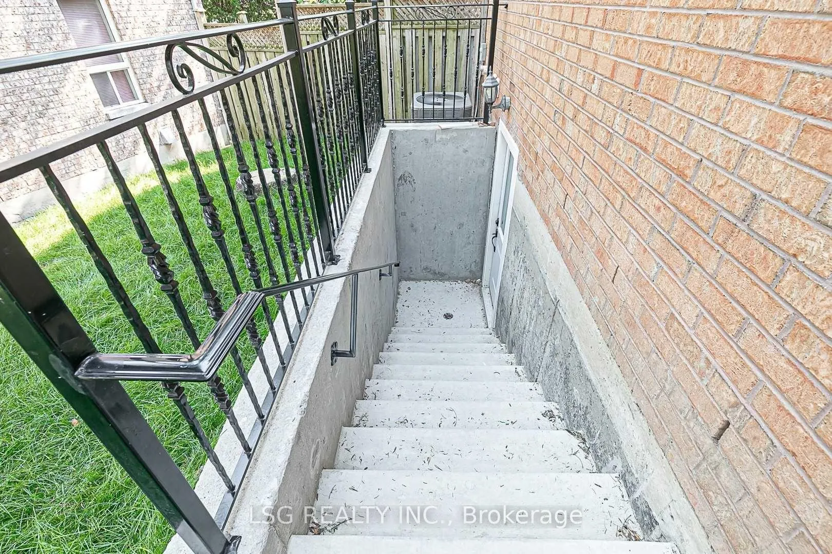 Photo 19 of 25 Briardale Place, Aurora, Aurora Highlands — HOMEH